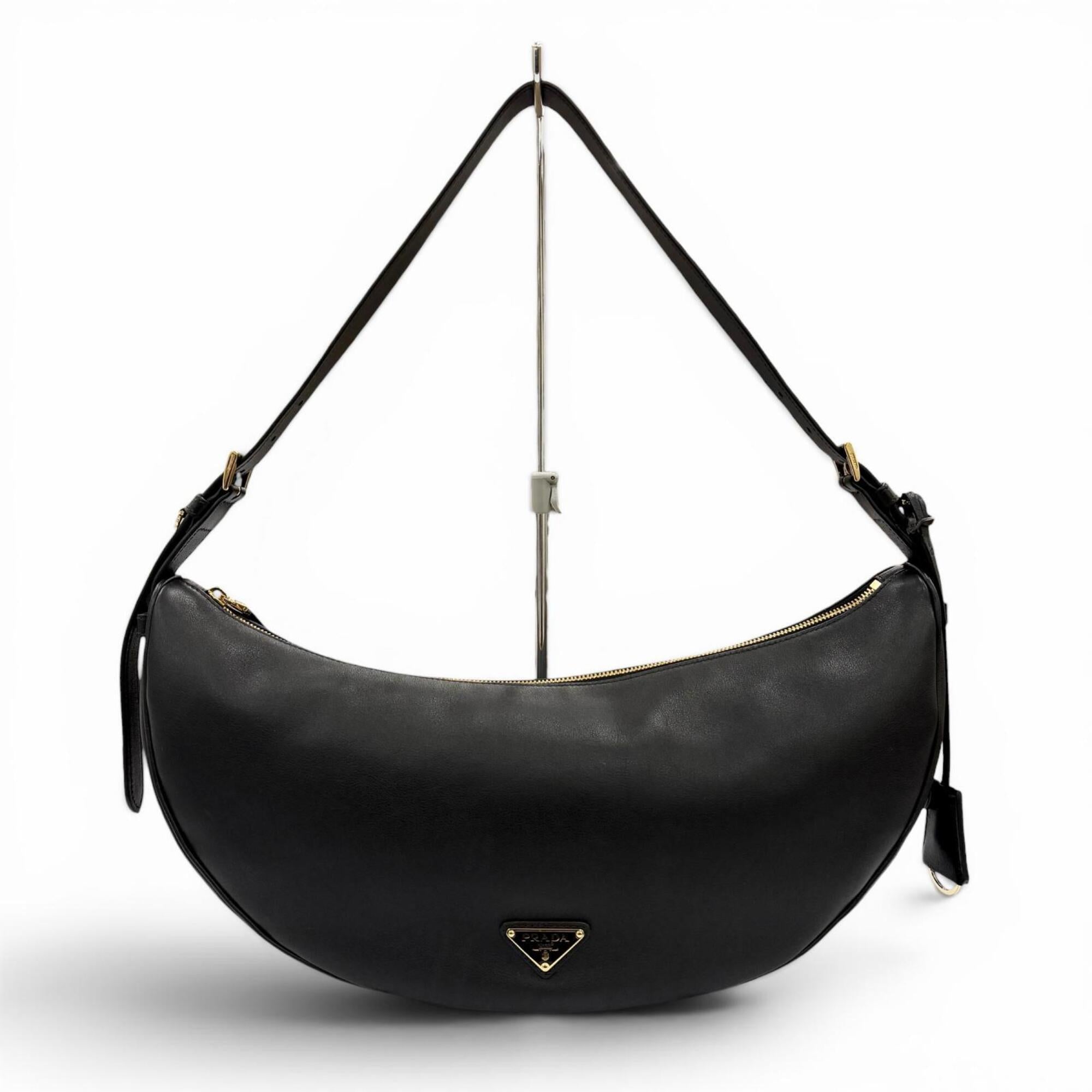 Prada Black Leather Shoulder Bag (Pre-Owned)