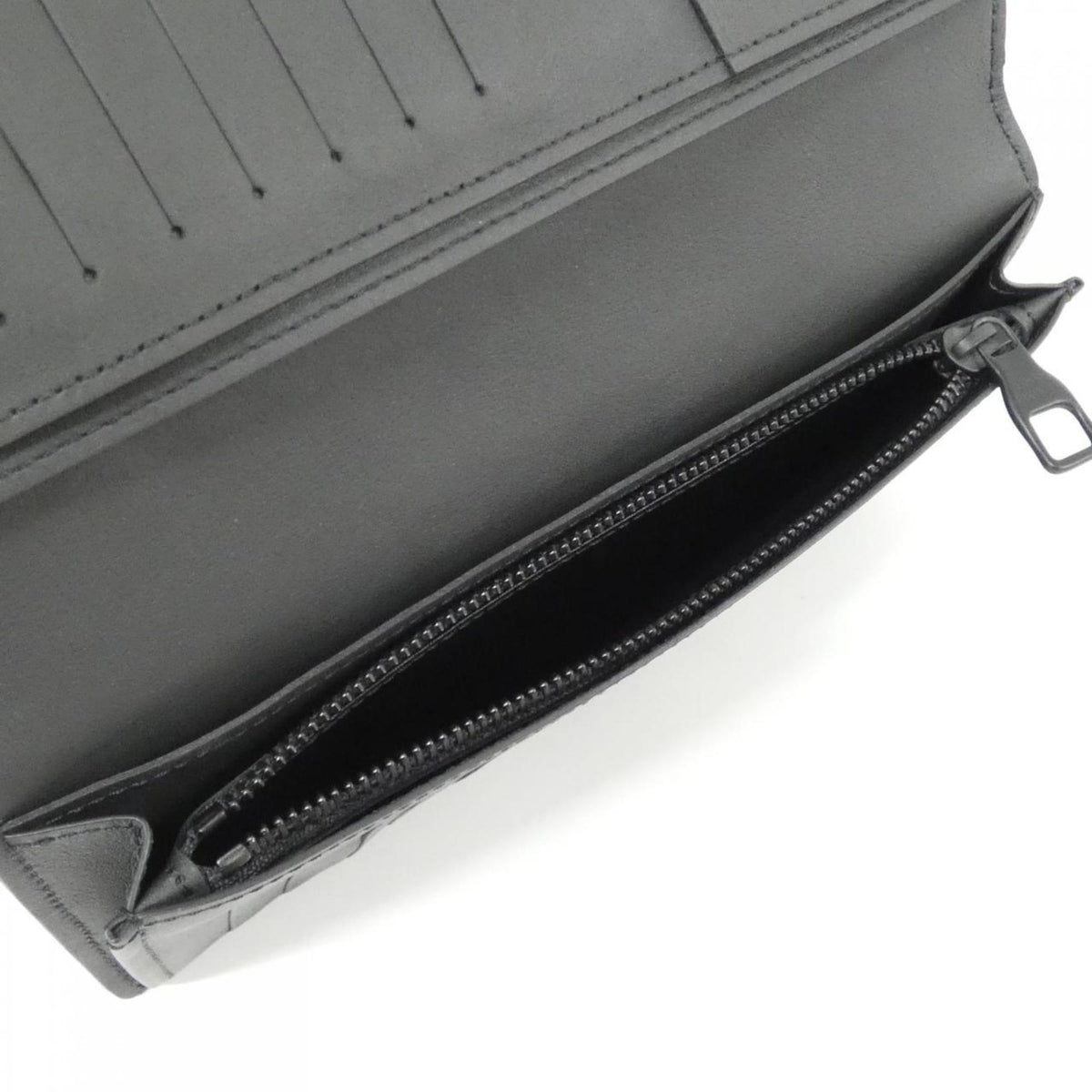 Louis Vuitton Taurillon Black Leather Long Wallet (Bi-Fold) (Pre-Owned)