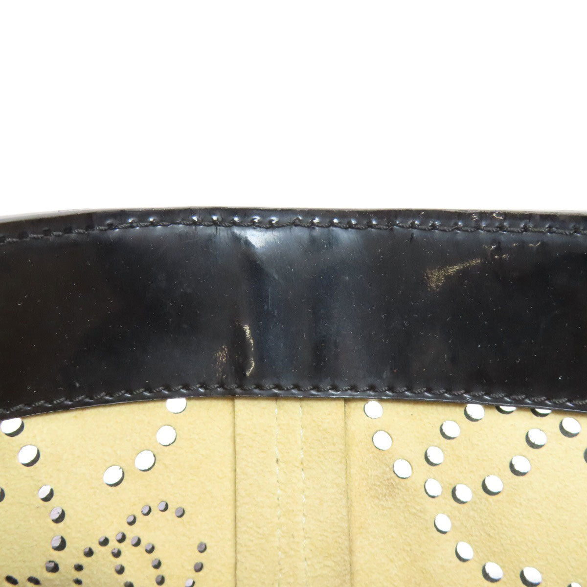 Chanel Black Leather Handbag (Pre-Owned)