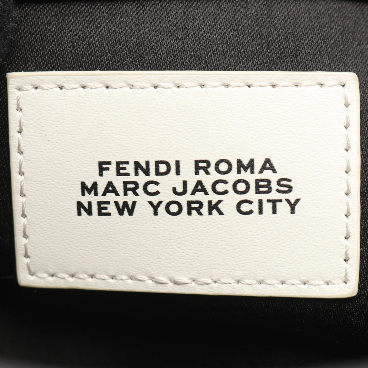 Fendi Black Leather Handbag (Pre-Owned)