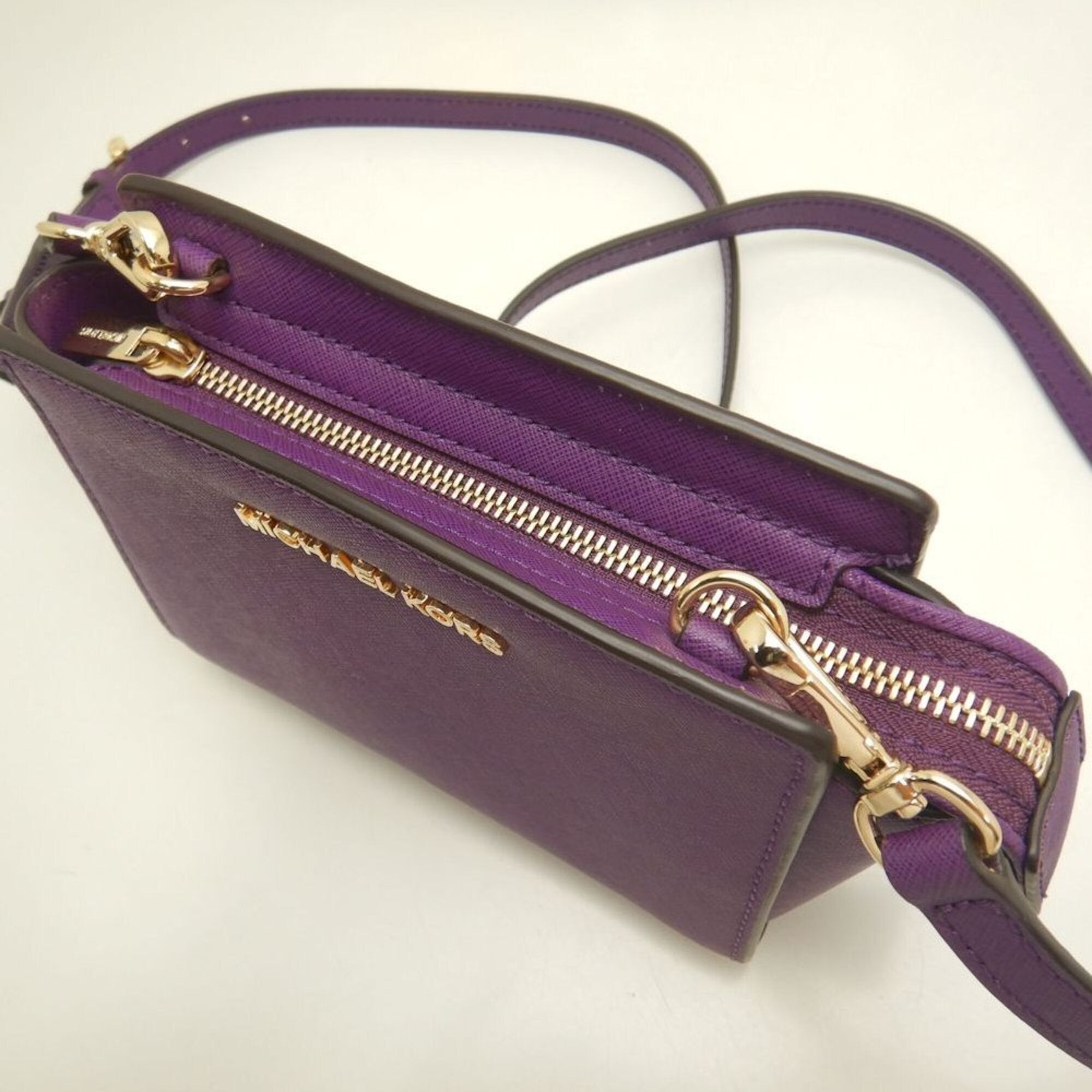 Michael Kors Purple Leather Shoulder Bag (Pre-Owned)