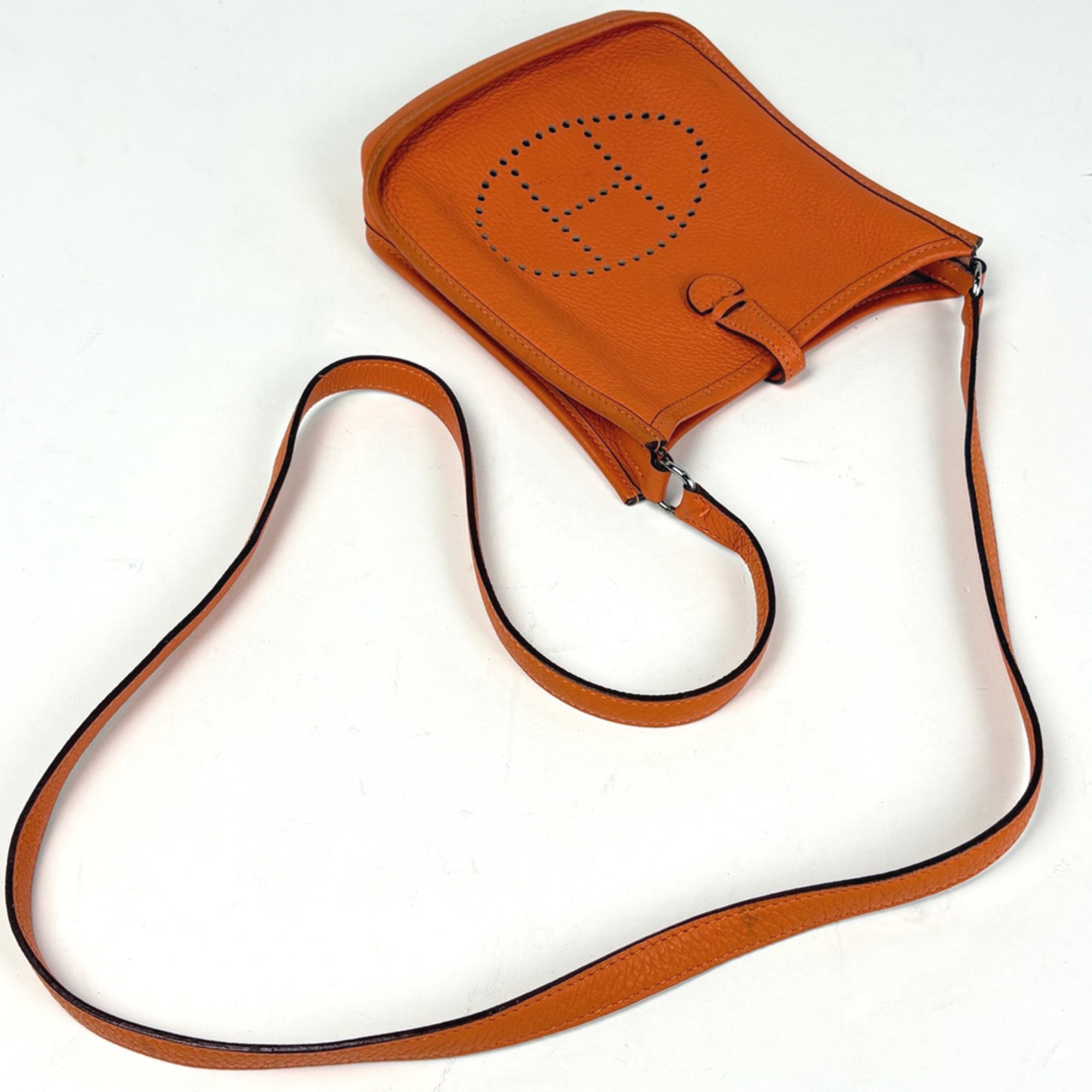 Hermes Evelyne Orange Taurillon Clemence Leather Pochette Shoulder Bag (Pre-Owned)