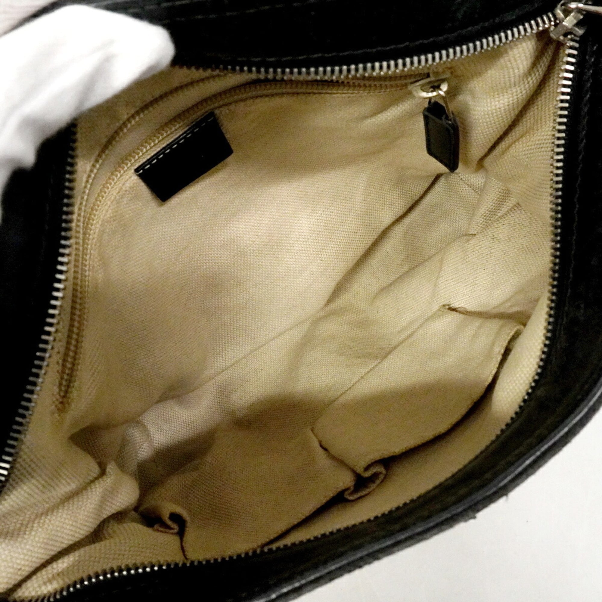 Gucci Black Canvas Shoulder Bag (Pre-Owned)