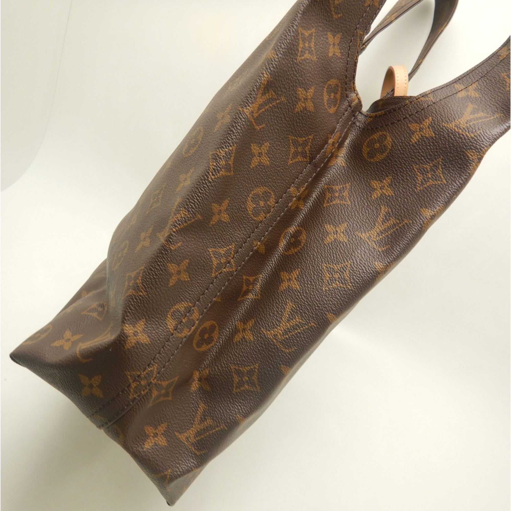 Louis Vuitton Brown Monogram Pouch Shoulder Bag (Pre-Owned)