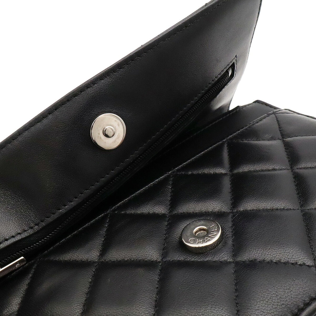 Chanel Matelasse Black Leather Pochette Shoulder Bag (Pre-Owned)