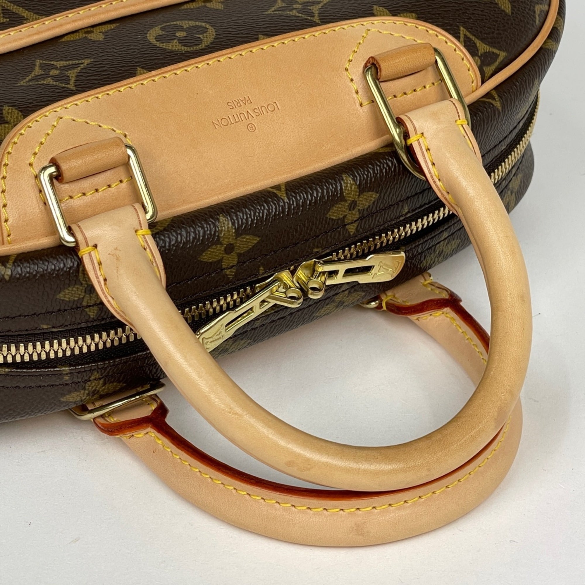 Louis Vuitton Brown Monogram Handbag (Pre-Owned)