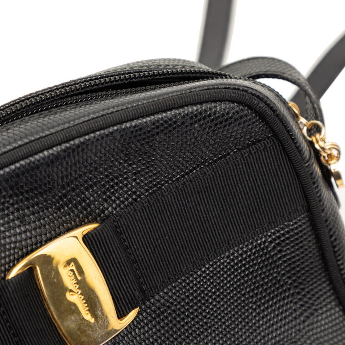 Salvatore Ferragamo Black Leather Shoulder Bag (Pre-Owned)