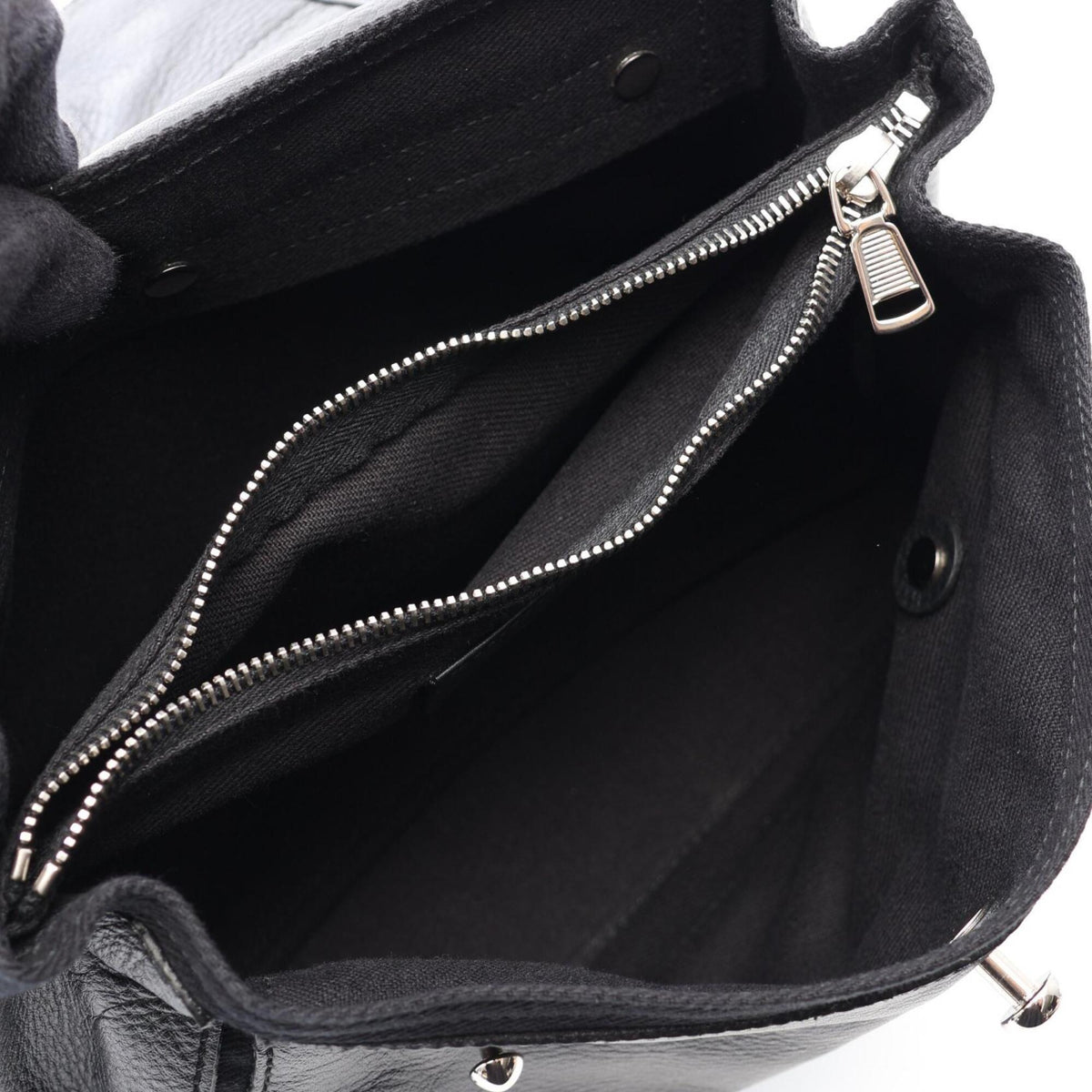 Yves Saint Laurent Black Leather Handbag (Pre-Owned)