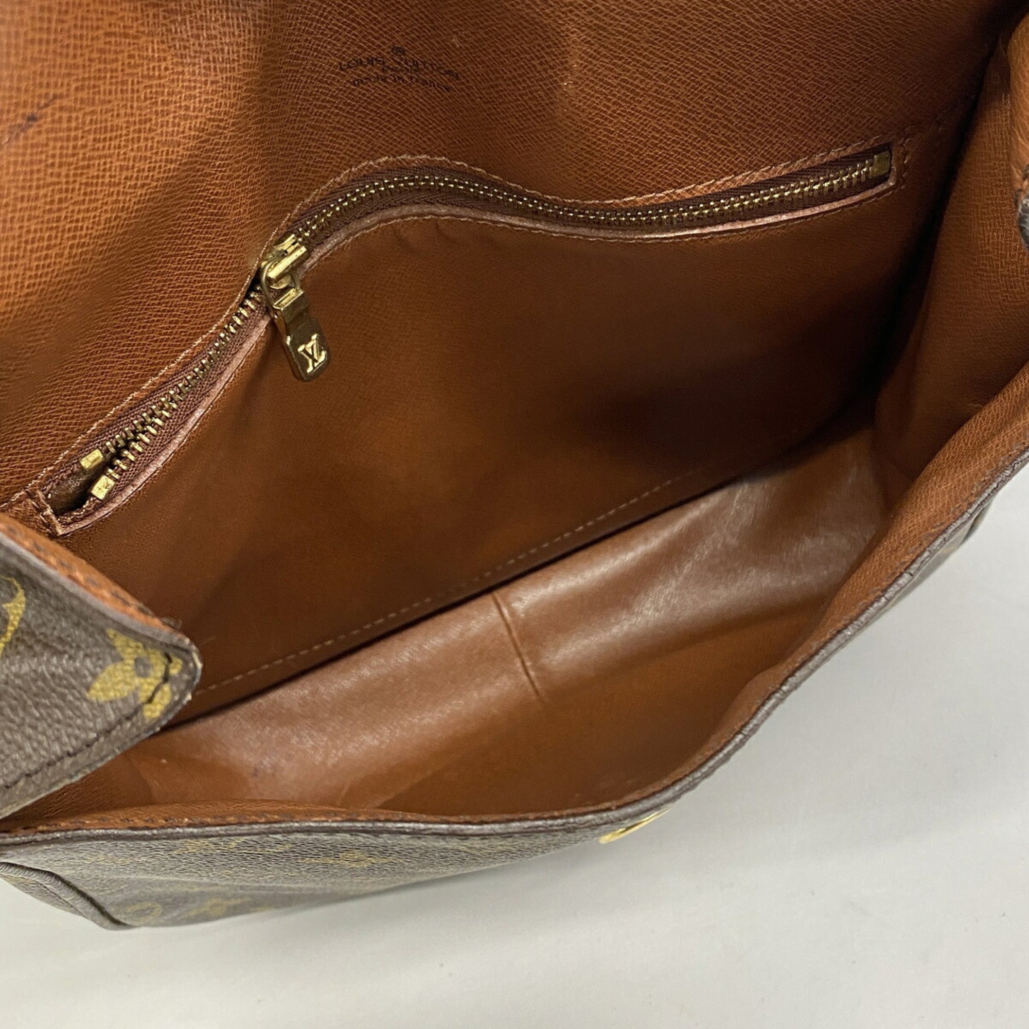 Louis Vuitton Brown Shoulder Bag (Pre-Owned)