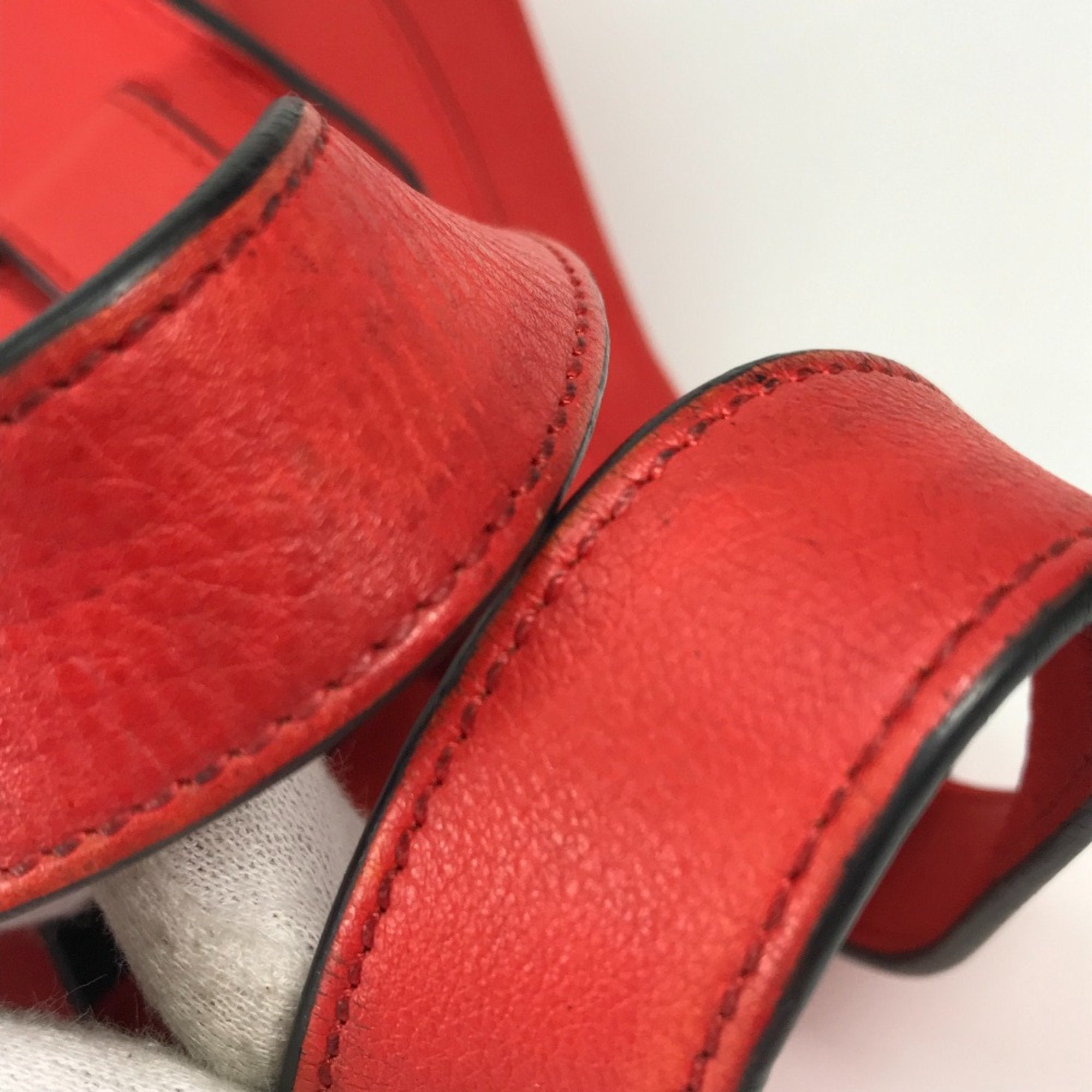 Loewe Red Leather Handbag (Pre-Owned)