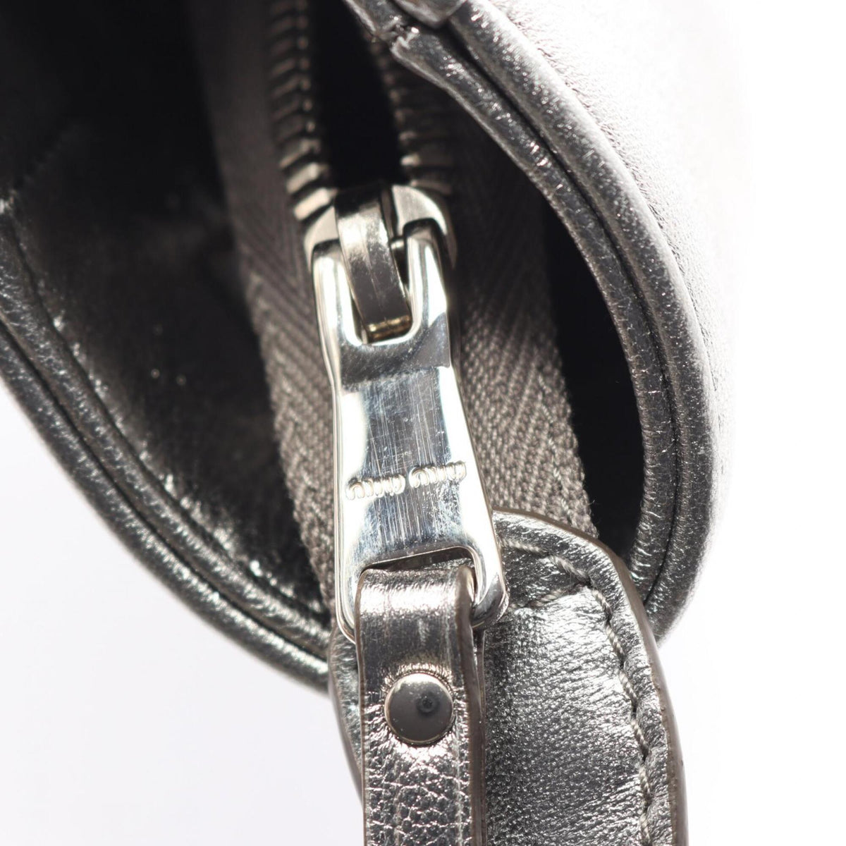 Miu Miu Silver Leather Handbag (Pre-Owned)