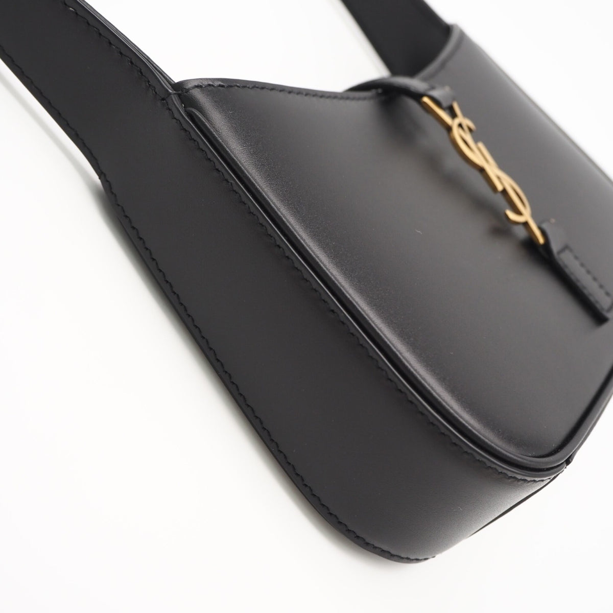 Yves Saint Laurent Black Leather Handbag (Pre-Owned)
