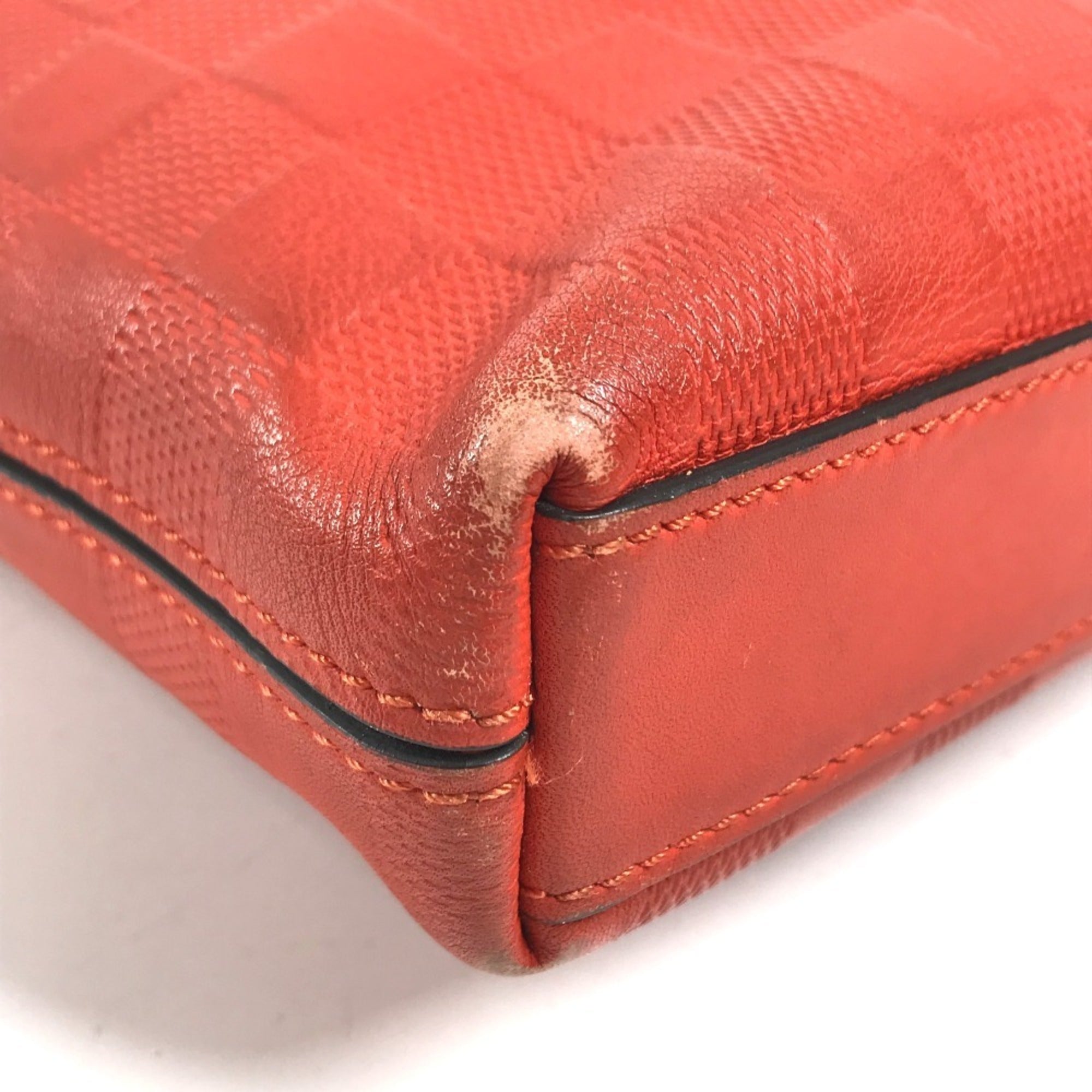 Louis Vuitton Red Color Damier Infini Leather Pochette Shoulder Bag (Pre-Owned)