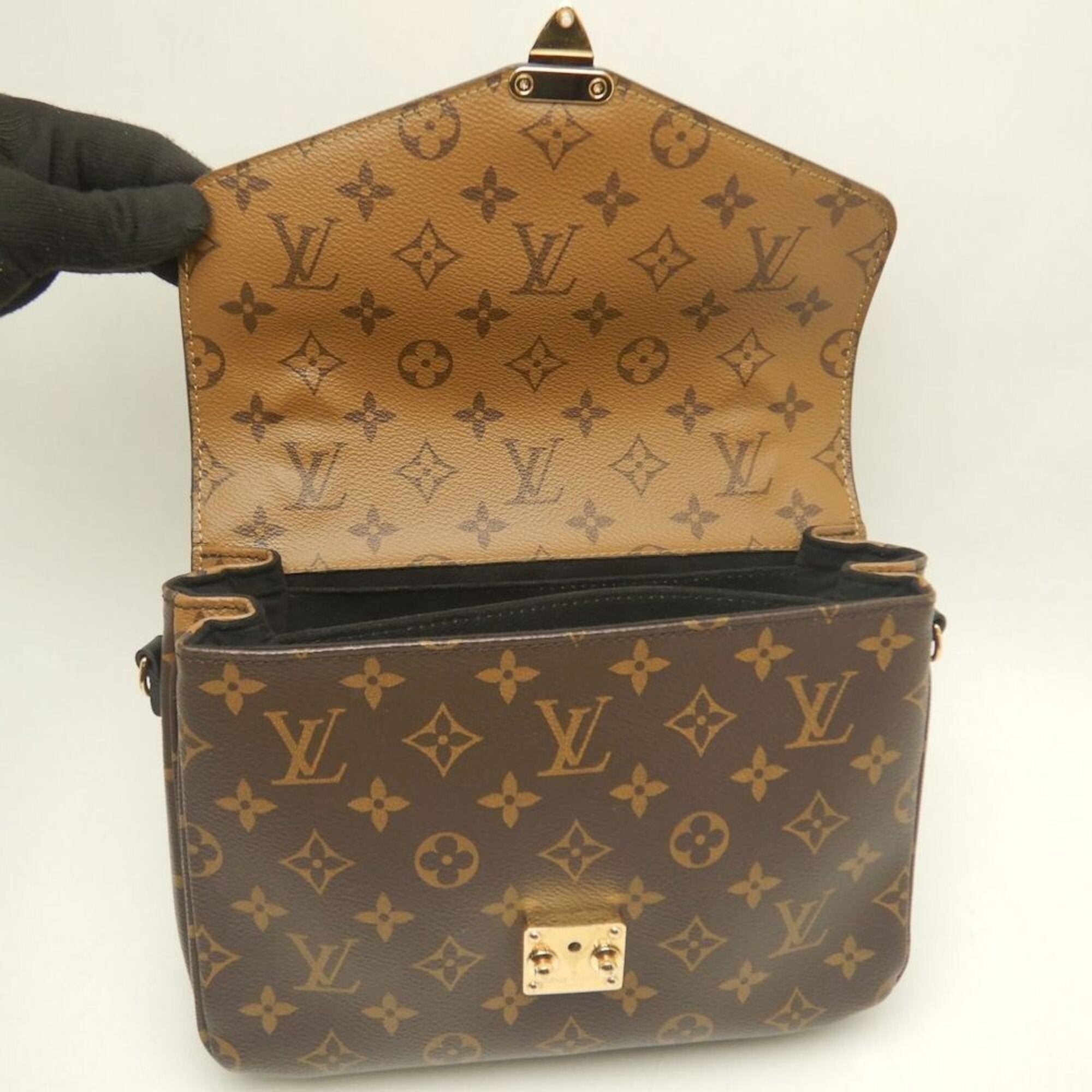 Louis Vuitton Brown Monogram Handbag (Pre-Owned)