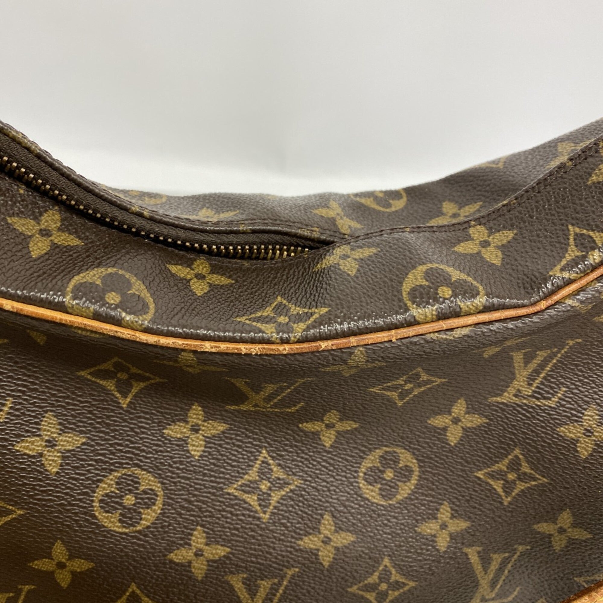 Louis Vuitton Brown Shoulder Bag (Pre-Owned)