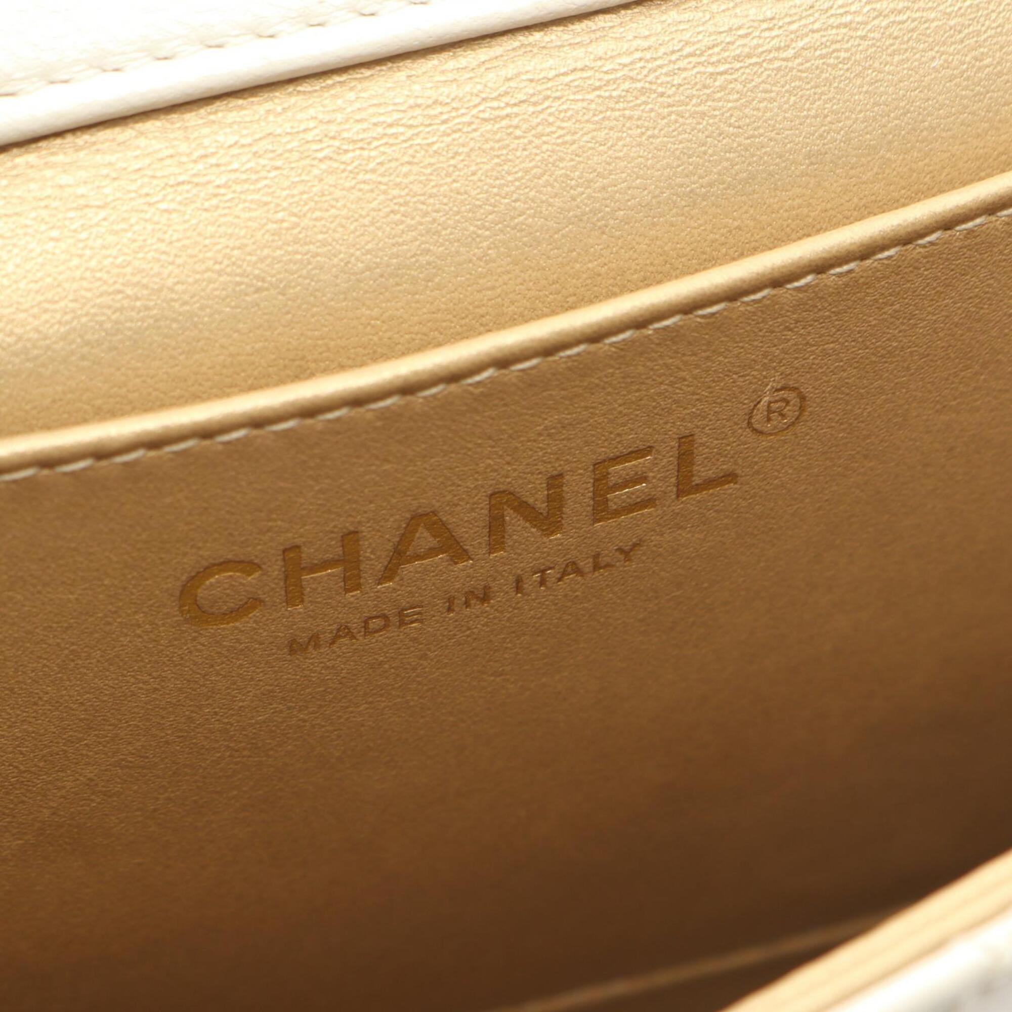 Chanel White Leather Handbag Shoulder Bag (Pre-Owned)