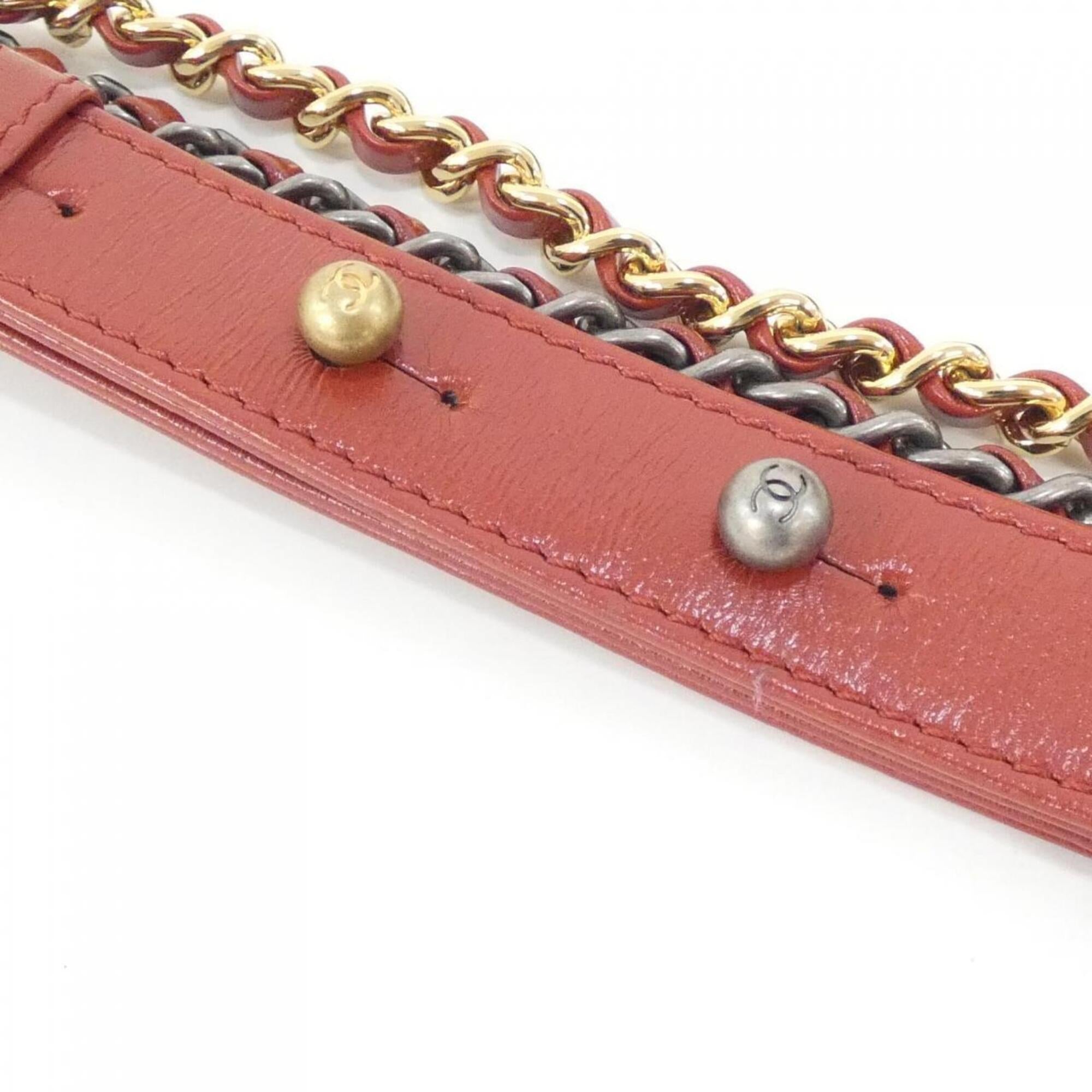 Chanel Brown Leather Shoulder Bag (Pre-Owned)