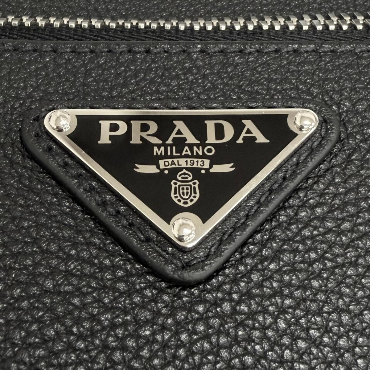 Prada Black Leather Crossbody Bag Shoulder Bag (Pre-Owned)