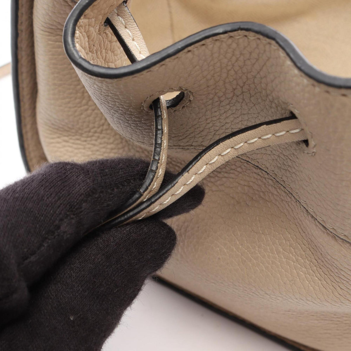 Loewe Beige Leather Handbag (Pre-Owned)