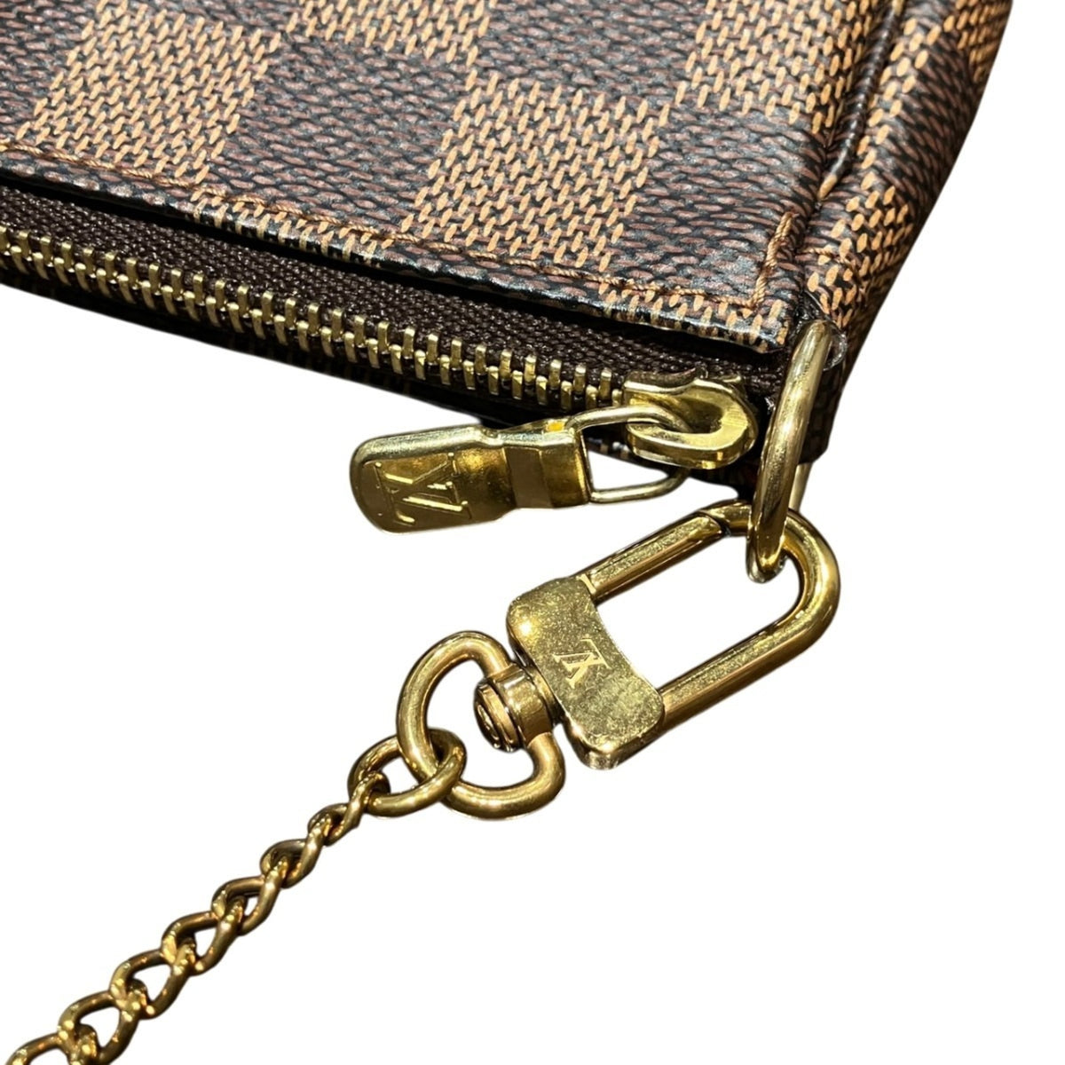 Louis Vuitton Damier Canvas Pochette (Pre-Owned)