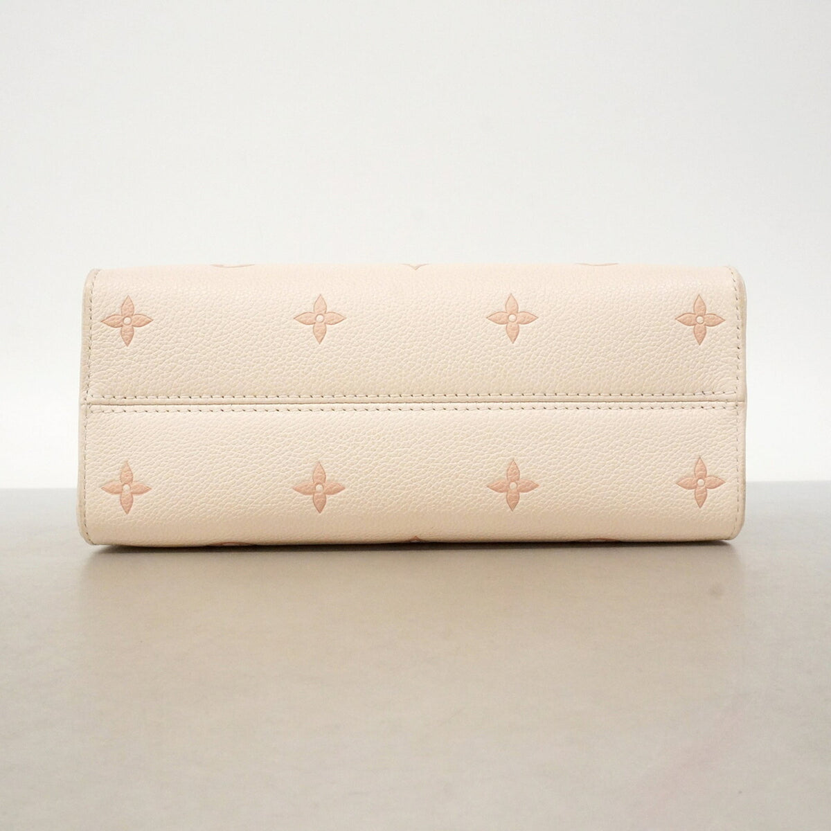 Louis Vuitton Peach White Tote Bag (Pre-Owned)