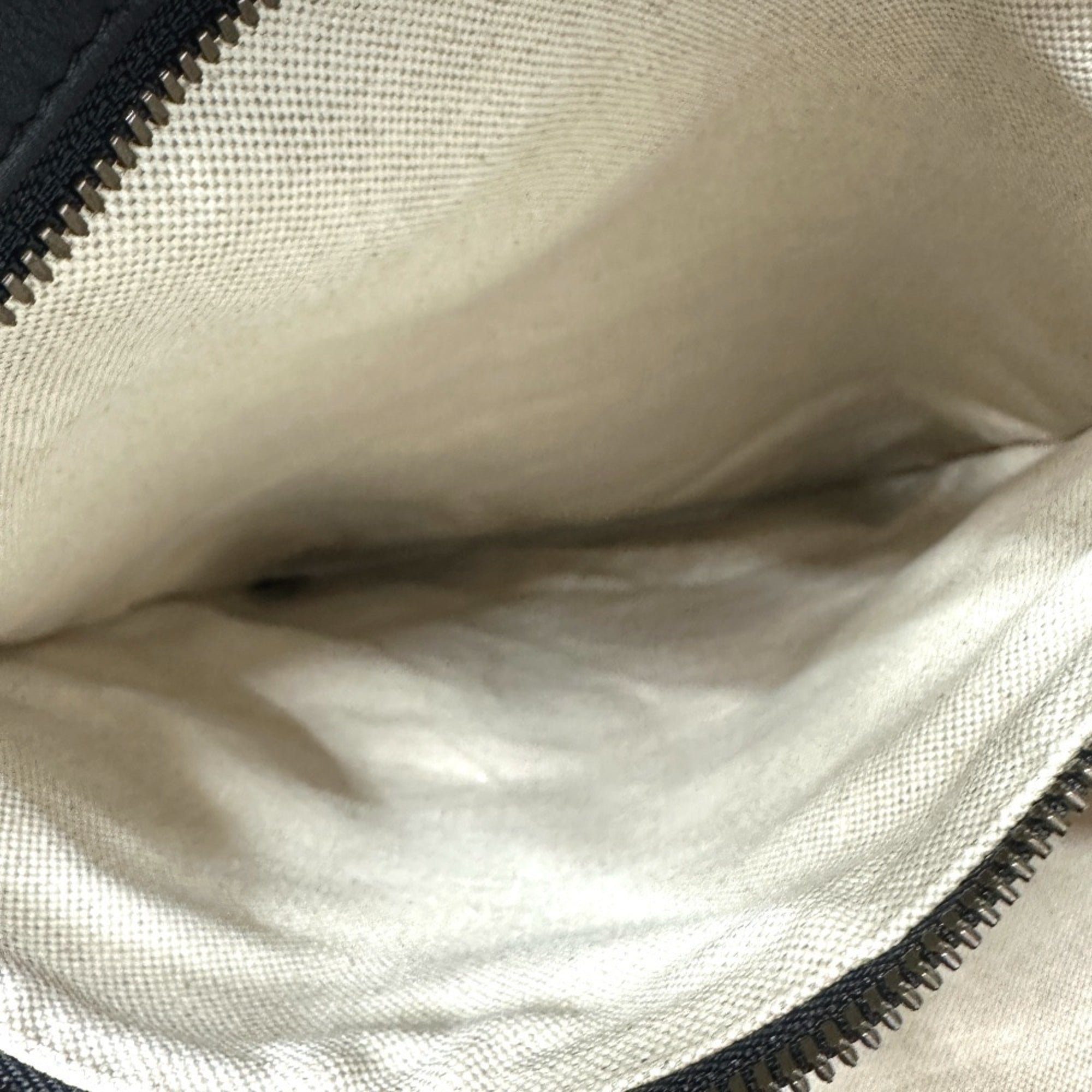 Gucci Beige Gg Supreme Handbag Shoulder Bag (Pre-Owned)