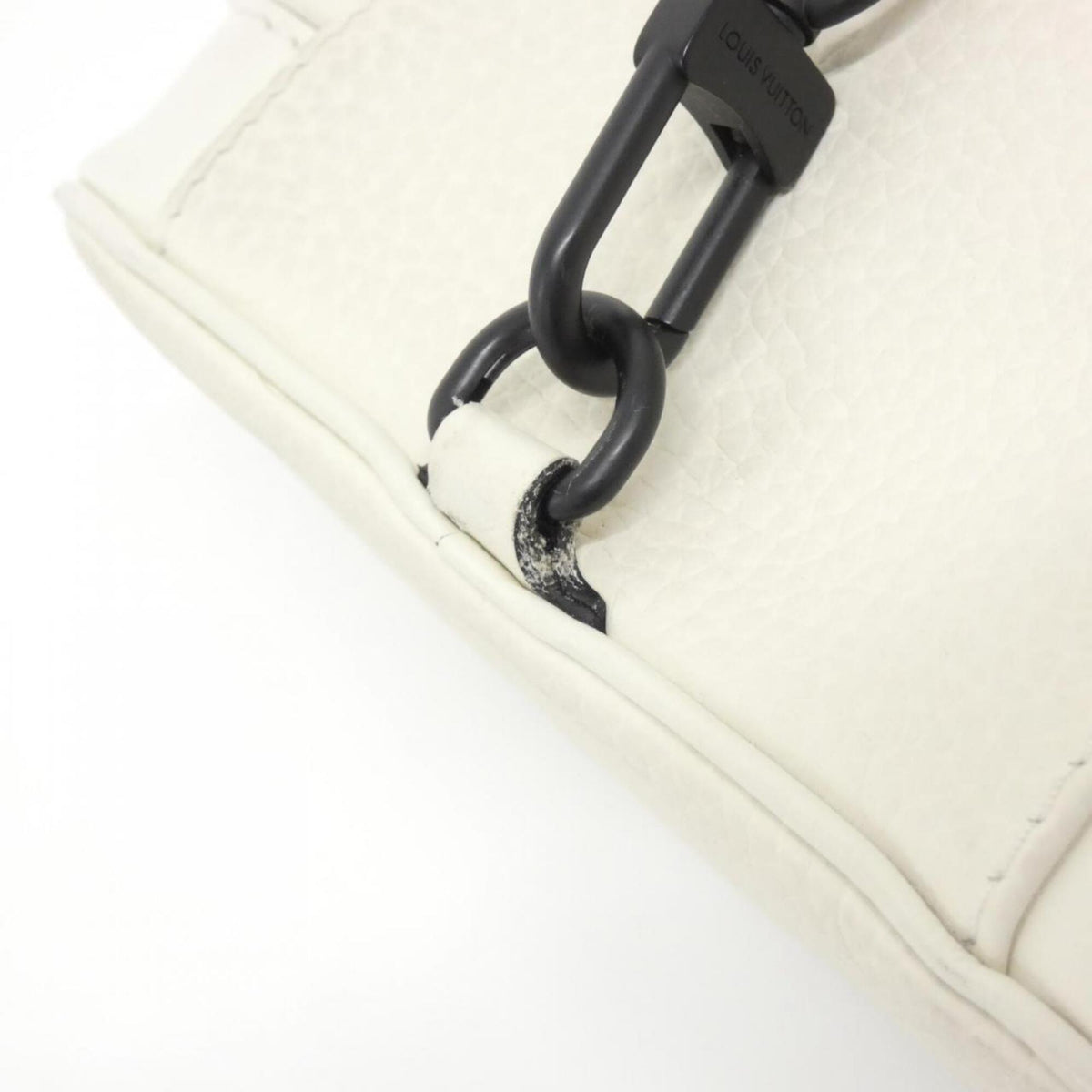 Louis Vuitton Blanc Shoulder Bag (Pre-Owned)