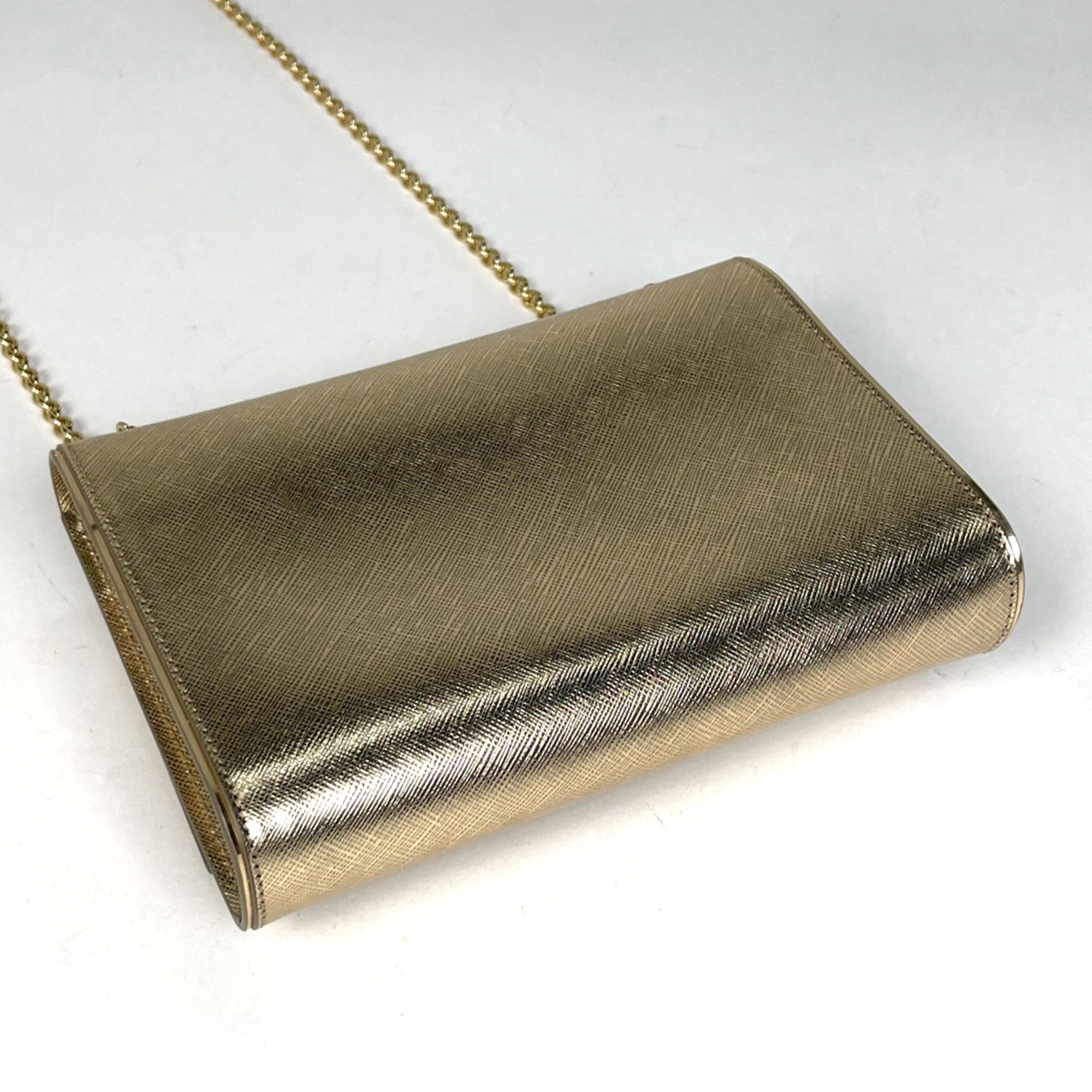 Salvatore Ferragamo Gold Leather Shoulder Bag (Pre-Owned)