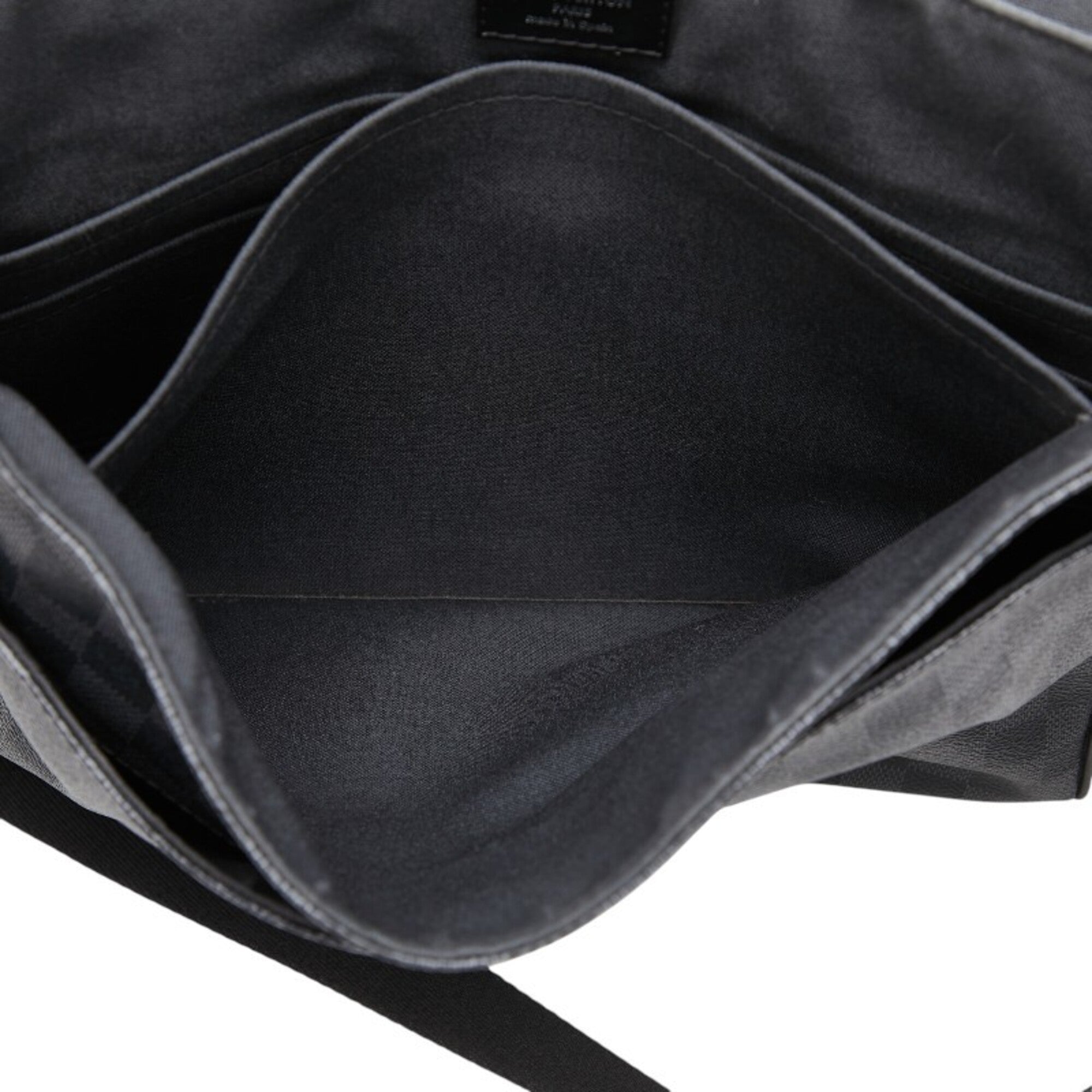 Louis Vuitton Black Pvc Leather Messenger Bag Shoulder Bag (Pre-Owned)
