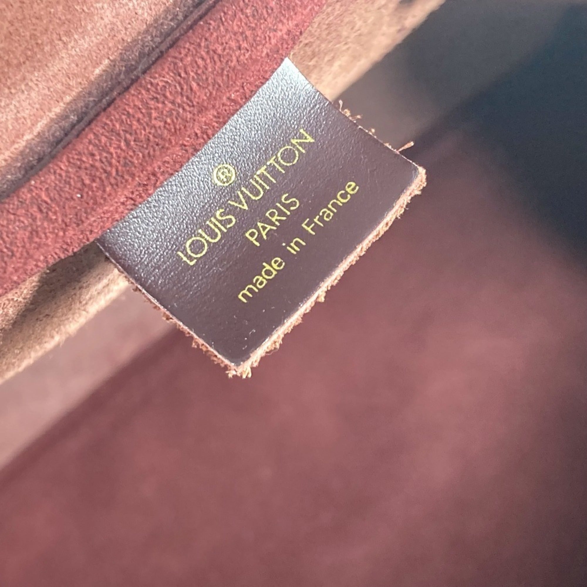 Louis Vuitton Acajou Taiga Leather Boston Bag Handbag (Pre-Owned)