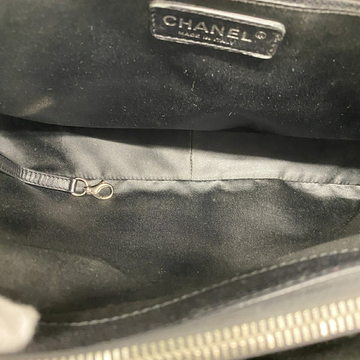 Chanel Black Grained Calfskin Tote Bag (Pre-Owned)