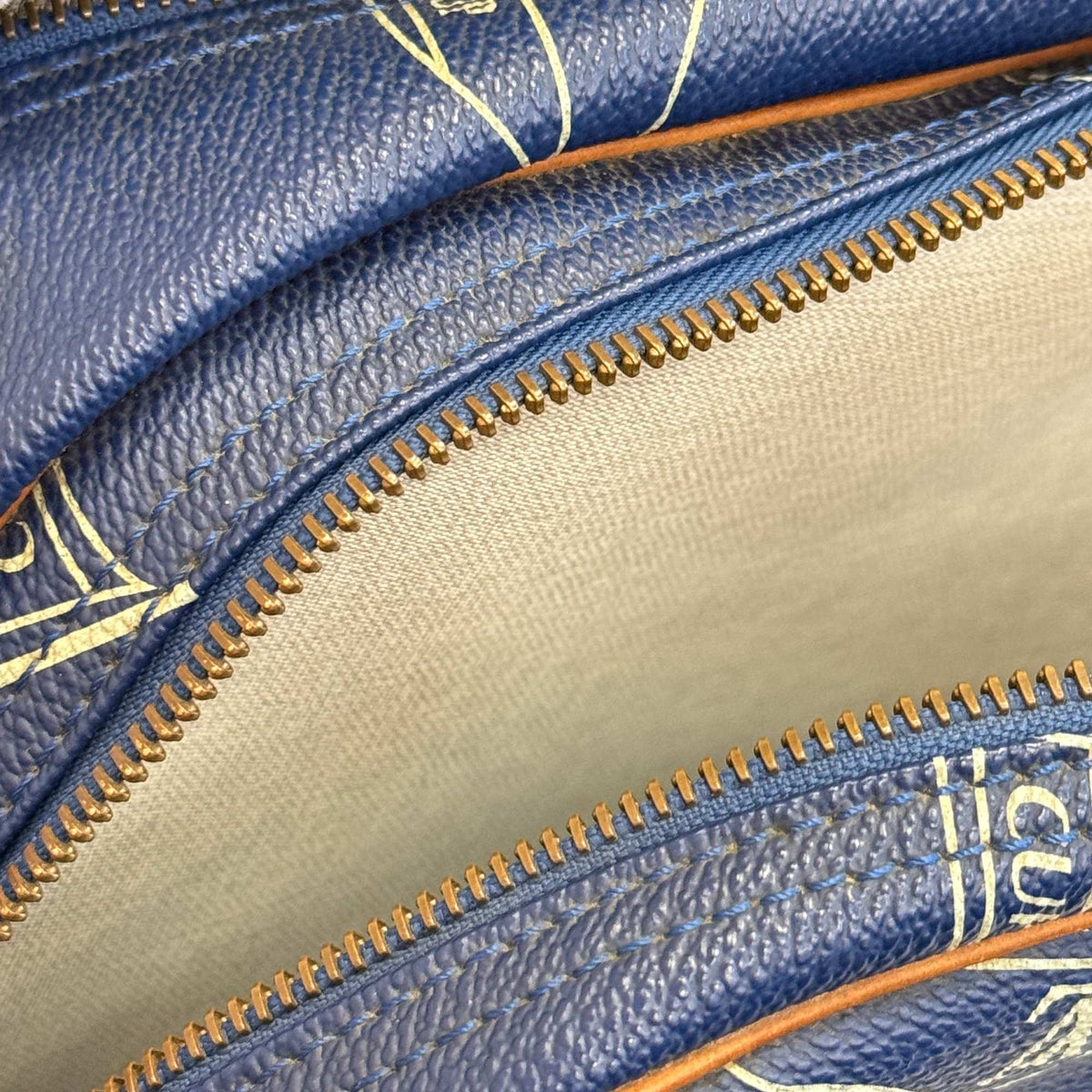 Louis Vuitton Blue Pvc Leather Messenger Bag Shoulder Bag (Pre-Owned)