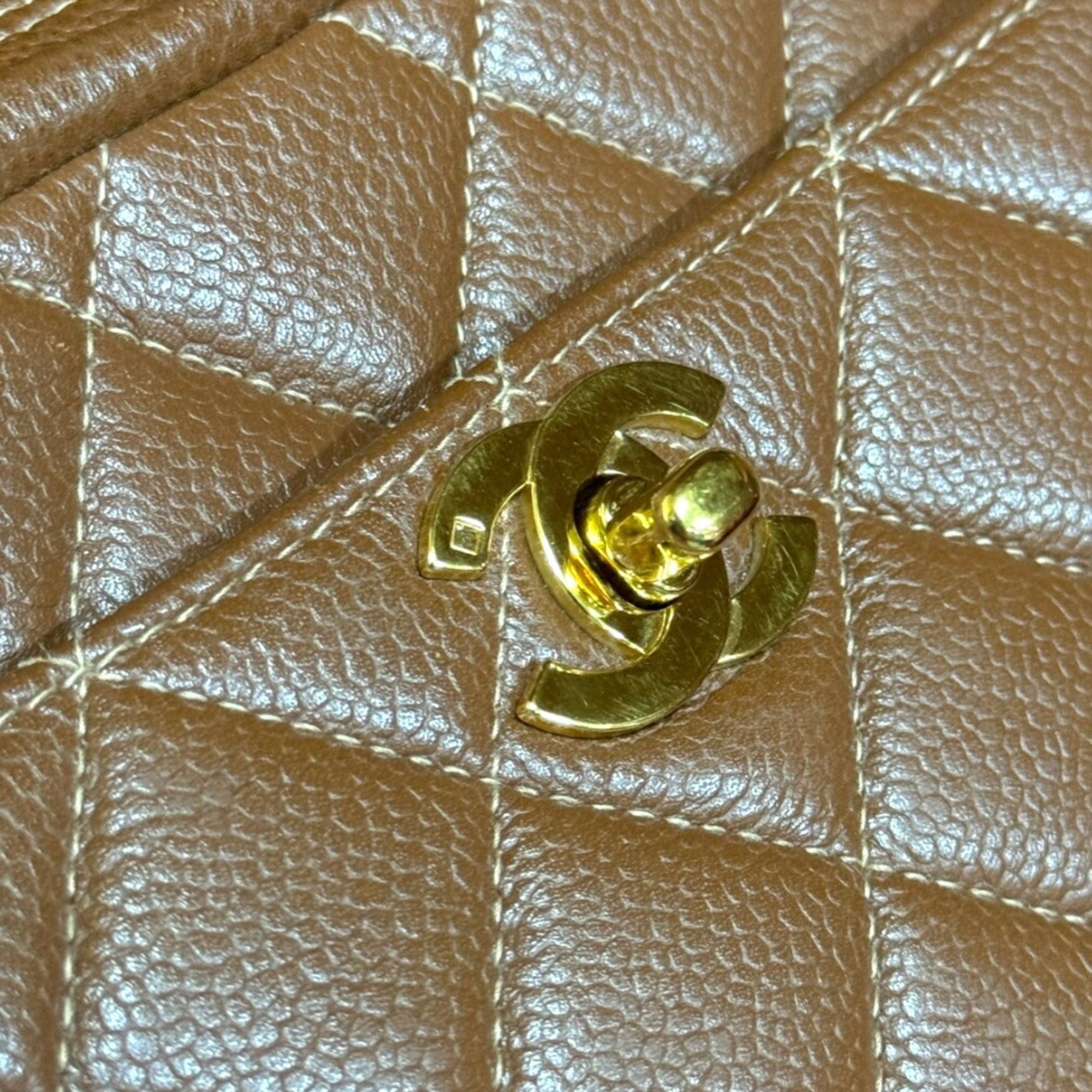 Chanel Brown Leather Shoulder Bag (Pre-Owned)