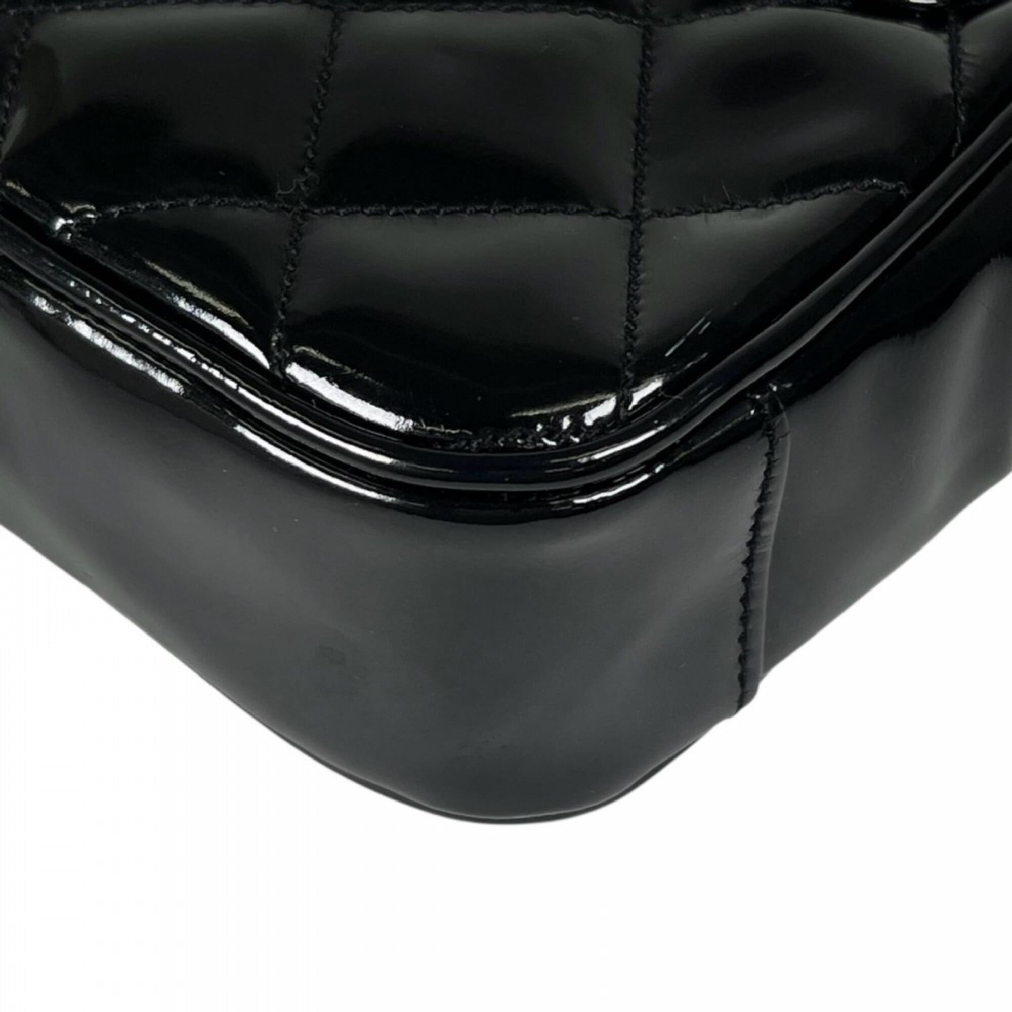 Chanel Matelasse Black Leather Shoulder Bag (Pre-Owned)