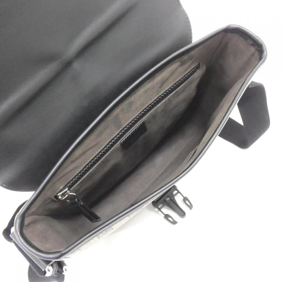 Gucci Beige Black Gg Supreme Leather Shoulder Bag (Pre-Owned)