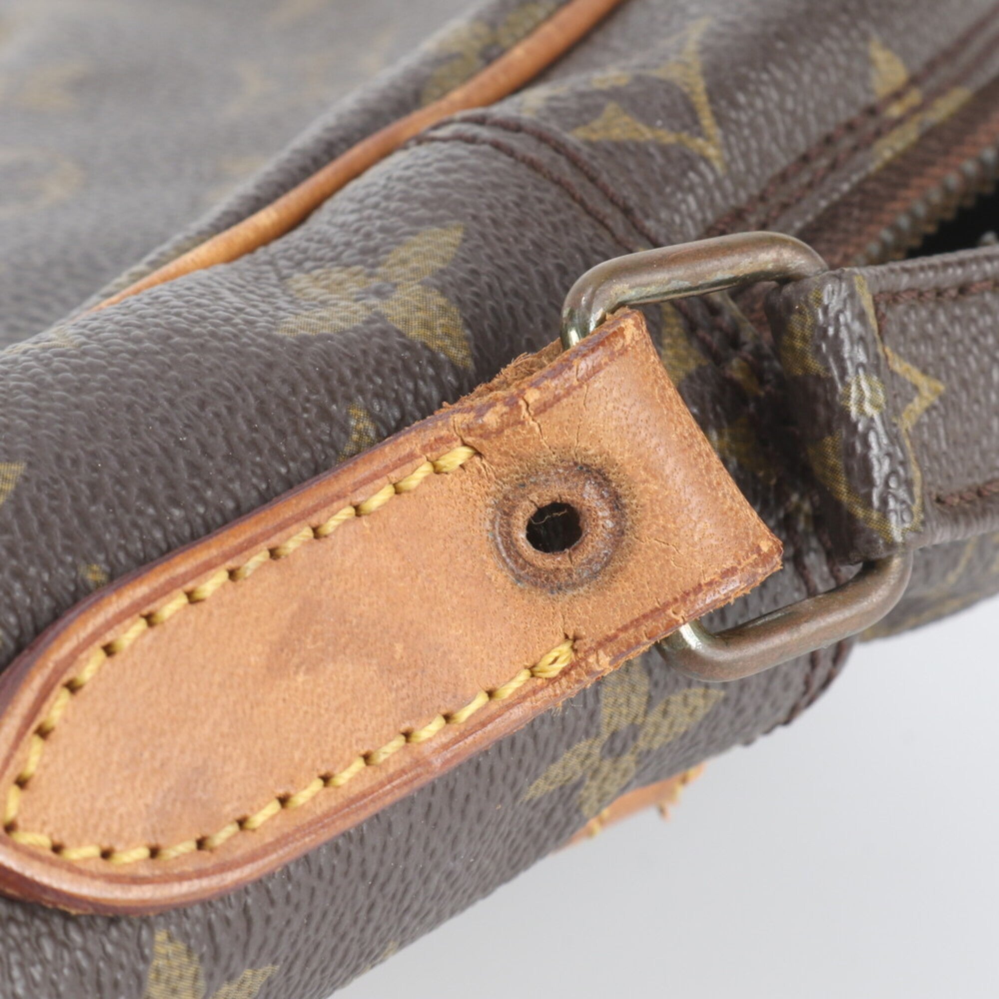 Louis Vuitton Brown Leather Coated Canvas Messenger Bag Shoulder Bag Tote Bag (Pre-Owned)