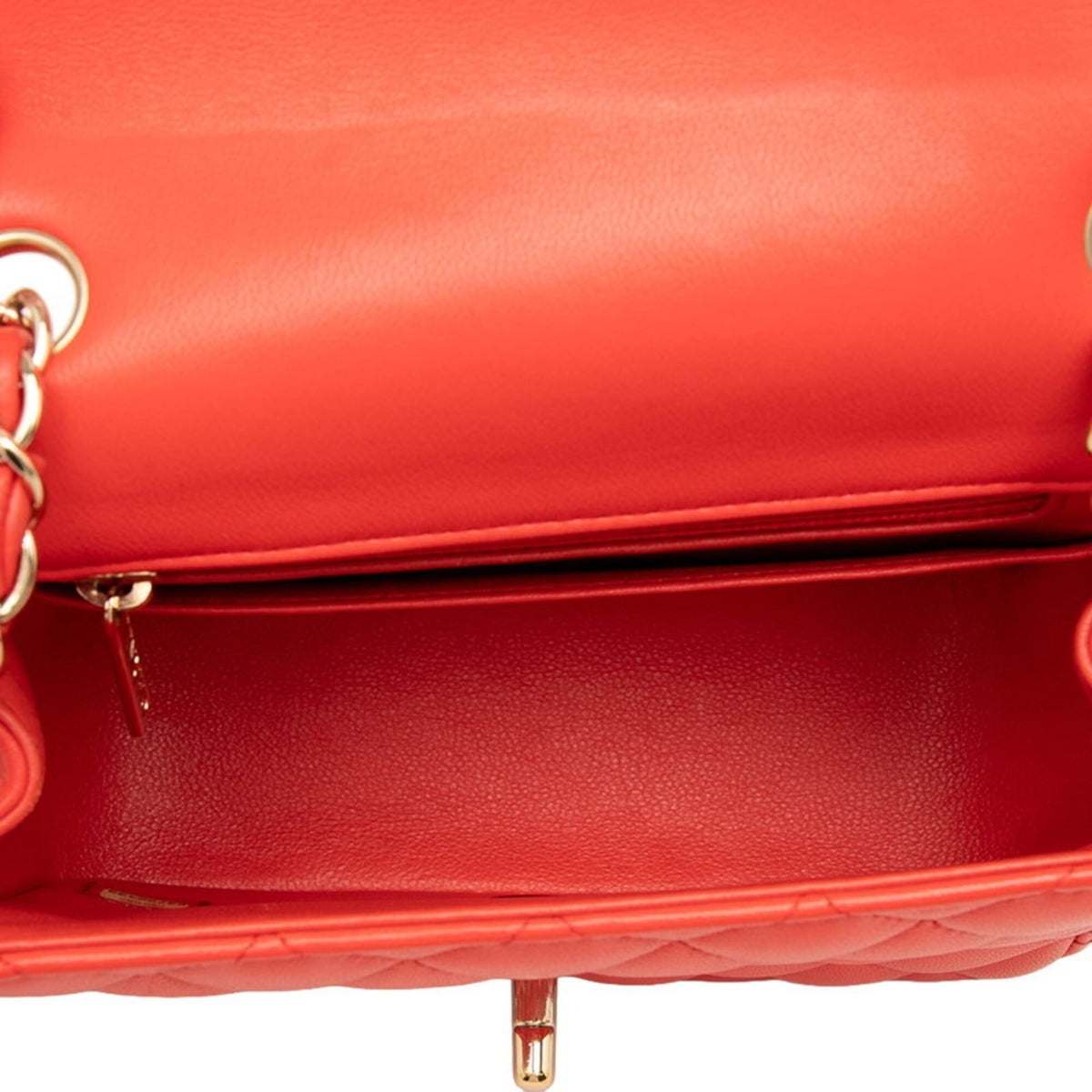 Chanel Matelasse Red Color Leather Shoulder Bag (Pre-Owned)