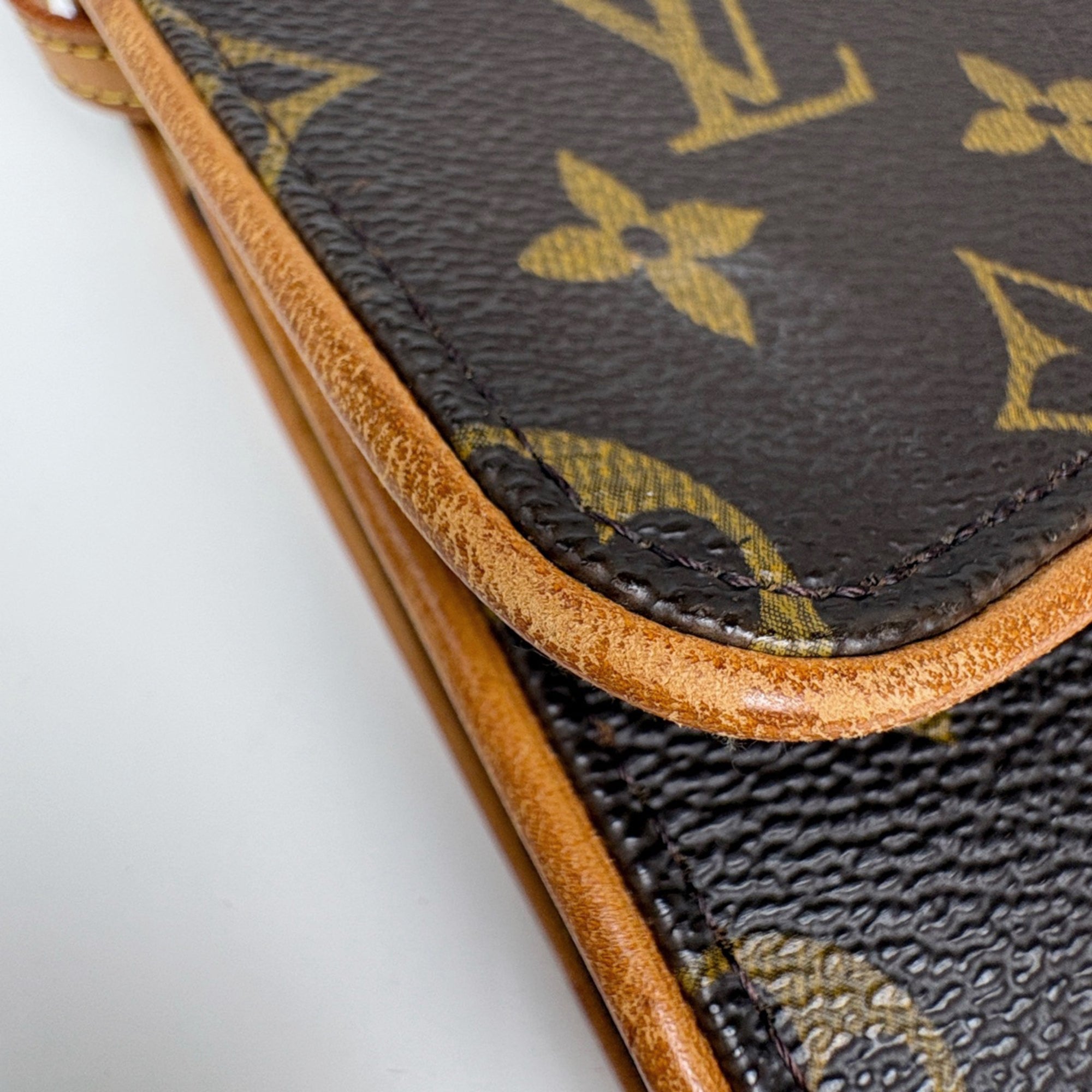 Louis Vuitton Brown Monogram Monogram Clutch Bag Pochette Shoulder Bag (Pre-Owned)