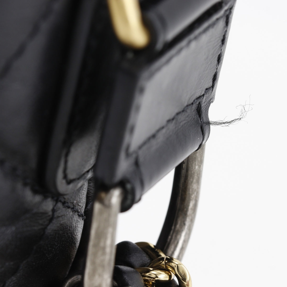 Chanel Black Leather Shoulder Bag (Pre-Owned)