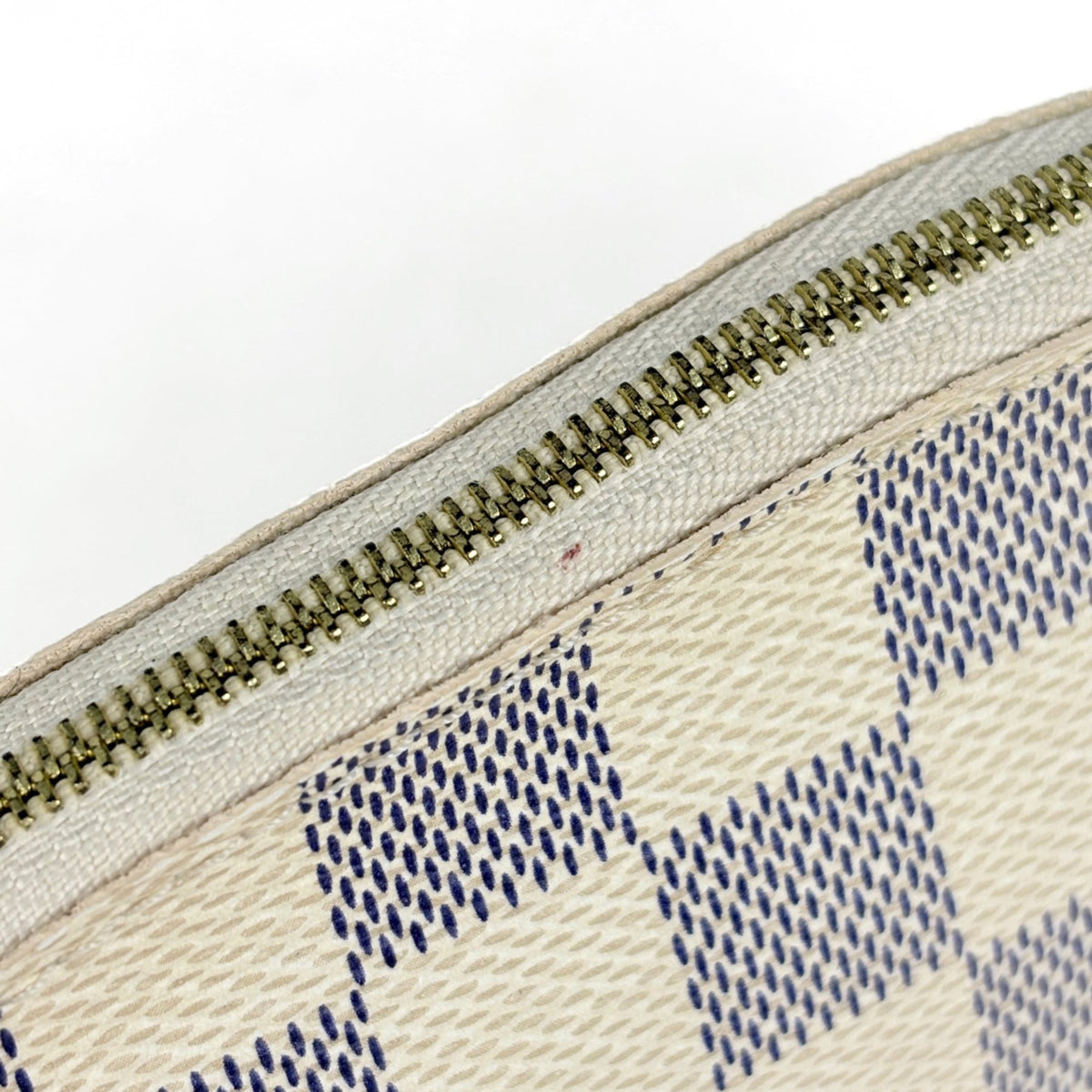 Louis Vuitton White Damier Azur Pochette Pouch (Pre-Owned)