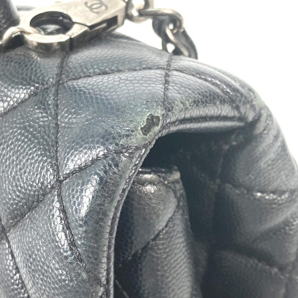 Chanel Black Leather Handbag (Pre-Owned)