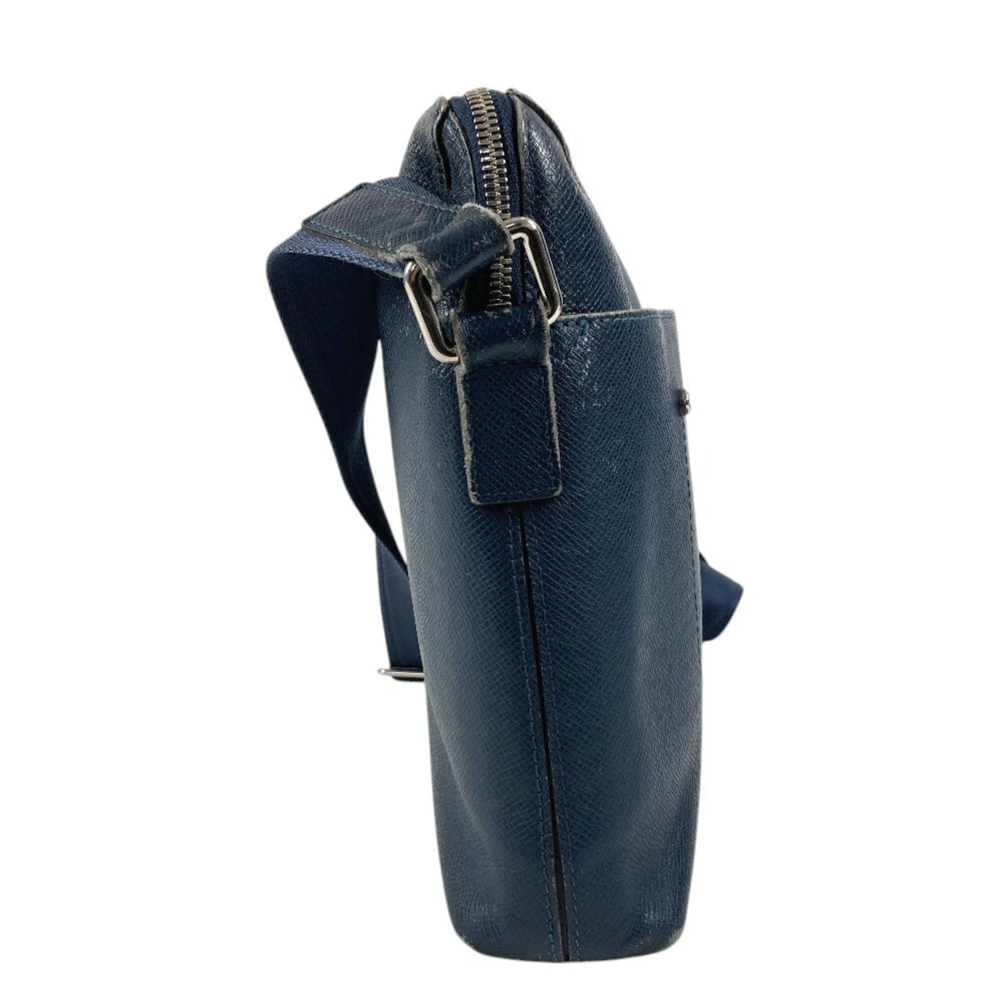 Louis Vuitton Blue Ocean Taiga Leather Leather Shoulder Bag (Pre-Owned)