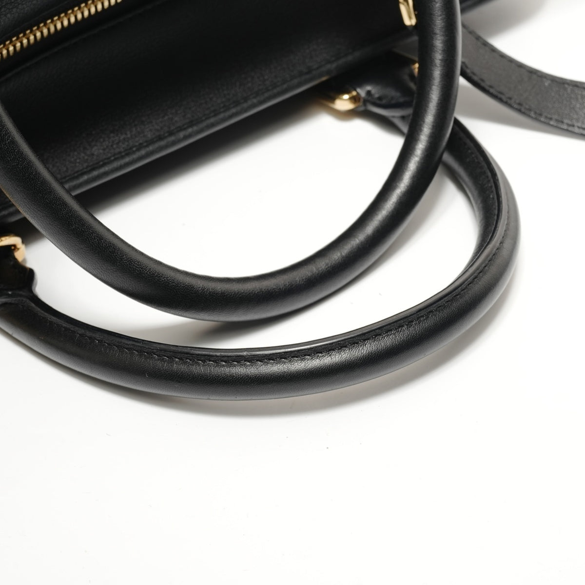 Loewe Black Handbag (Pre-Owned)