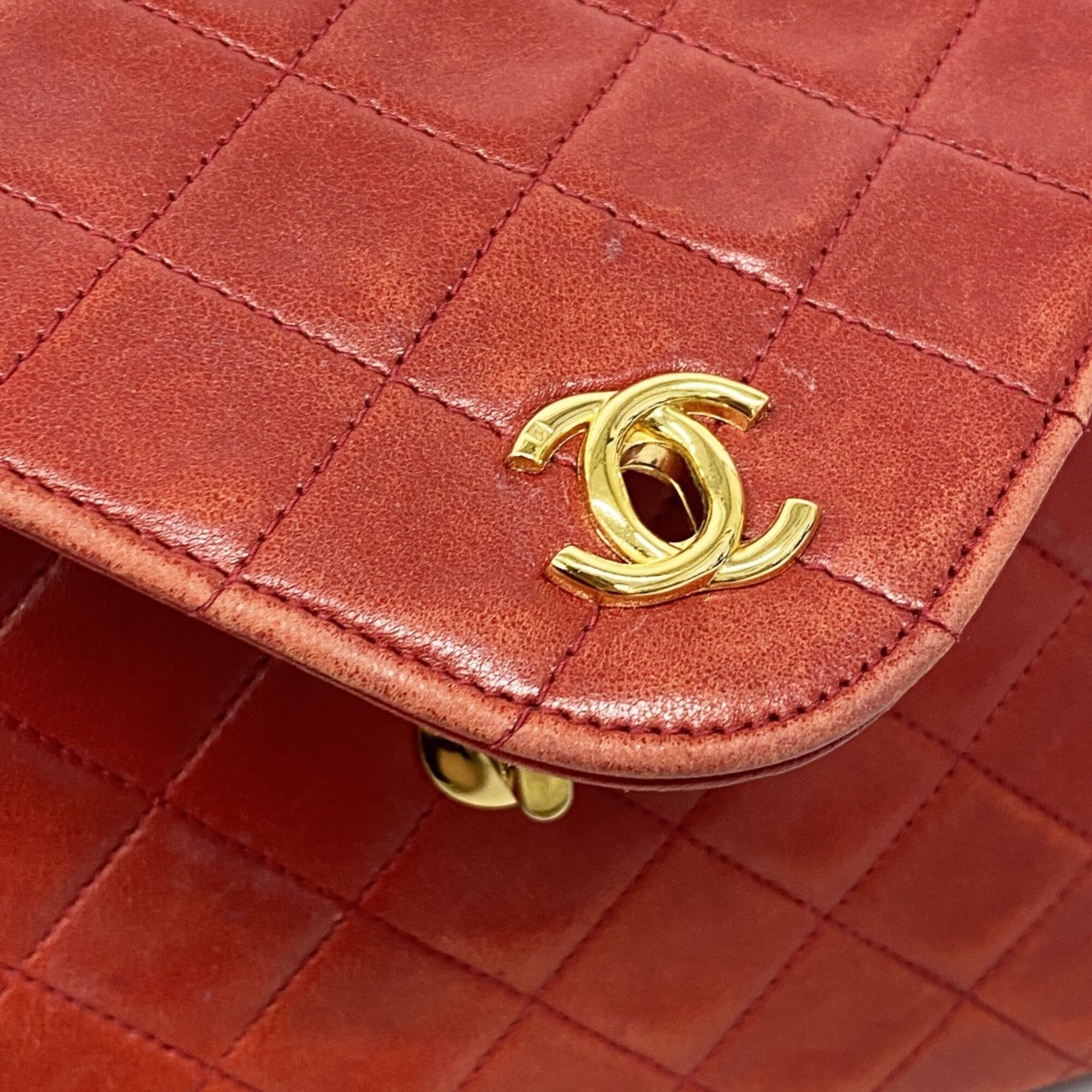 Chanel Red Color Leather Shoulder Bag (Pre-Owned)
