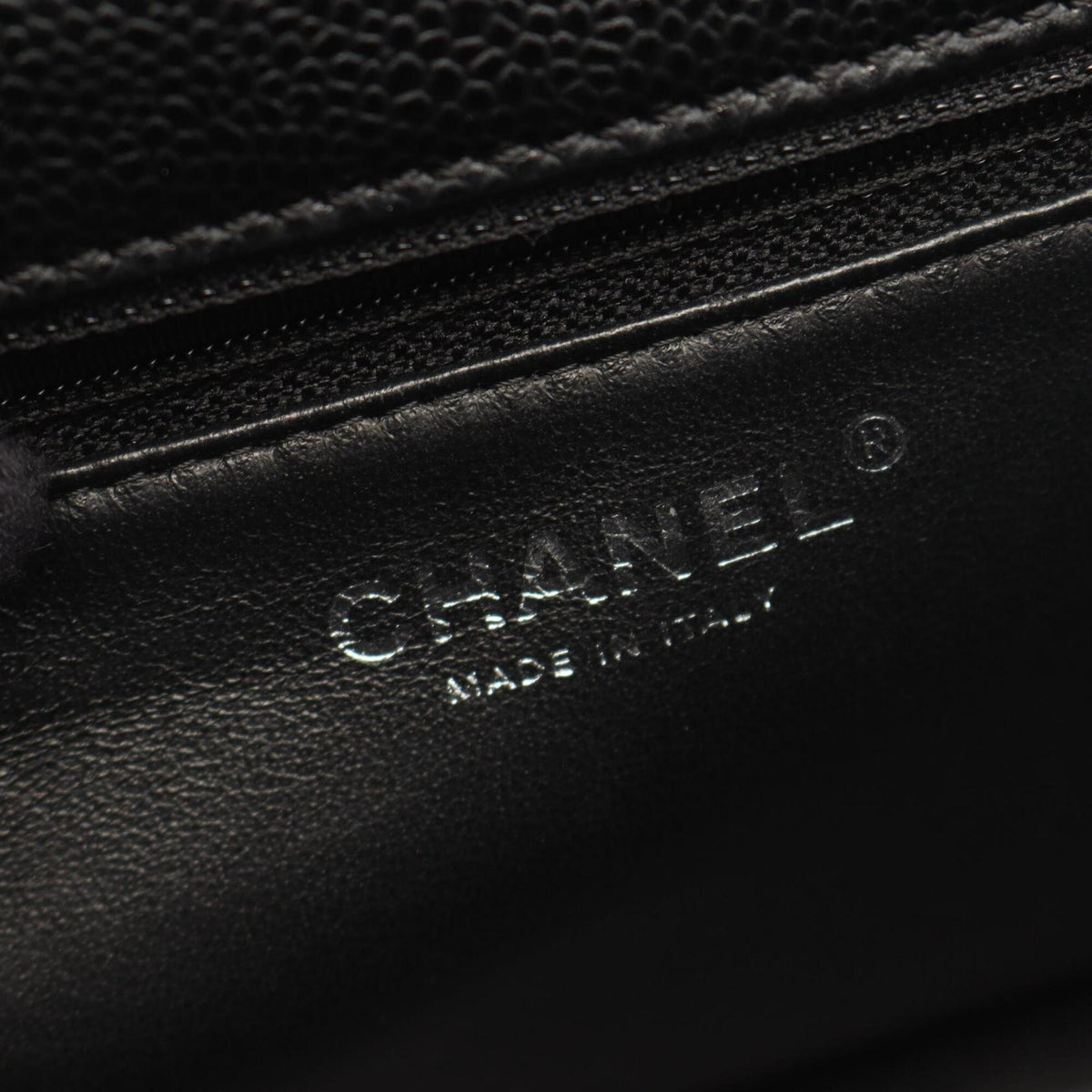Chanel Black Grained Calfskin Handbag (Pre-Owned)