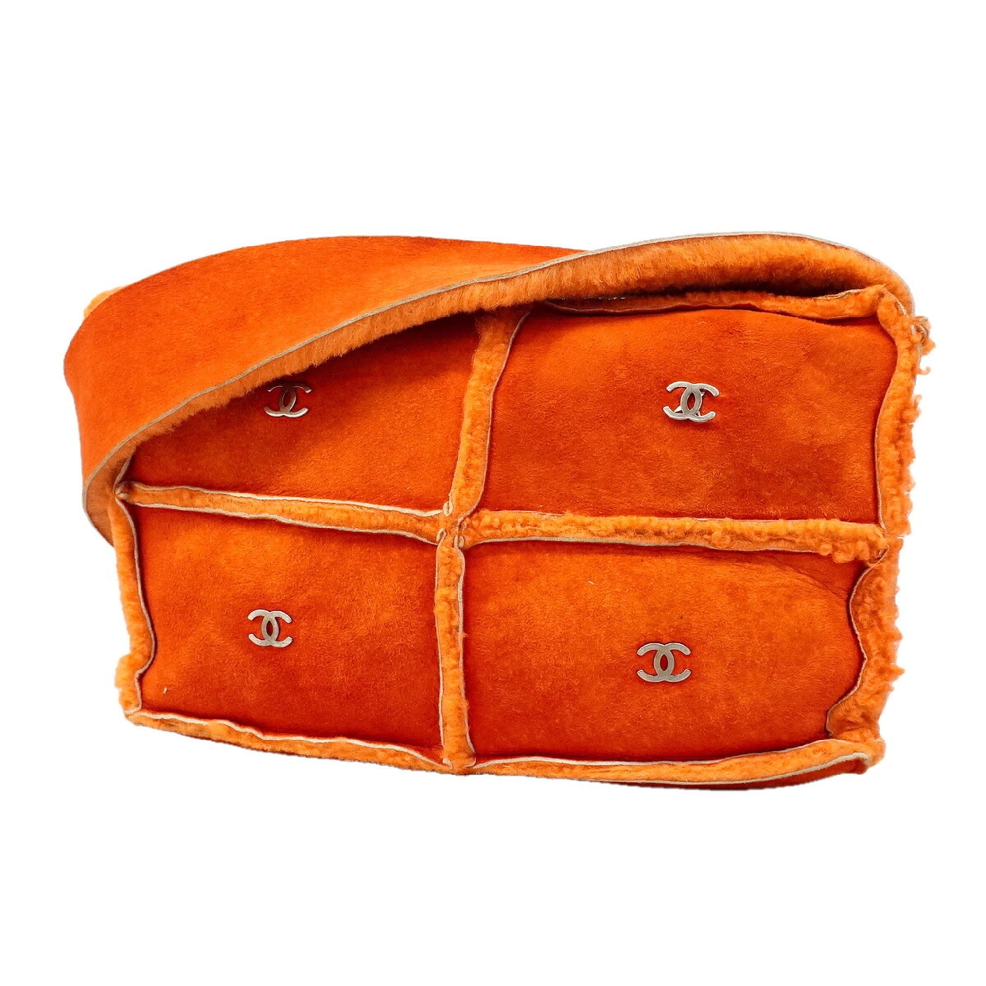 Chanel Orange Shoulder Bag (Pre-Owned)