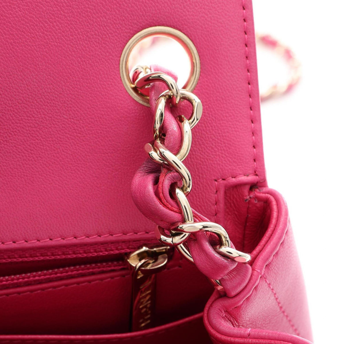 Chanel Pink Leather Handbag Shoulder Bag (Pre-Owned)