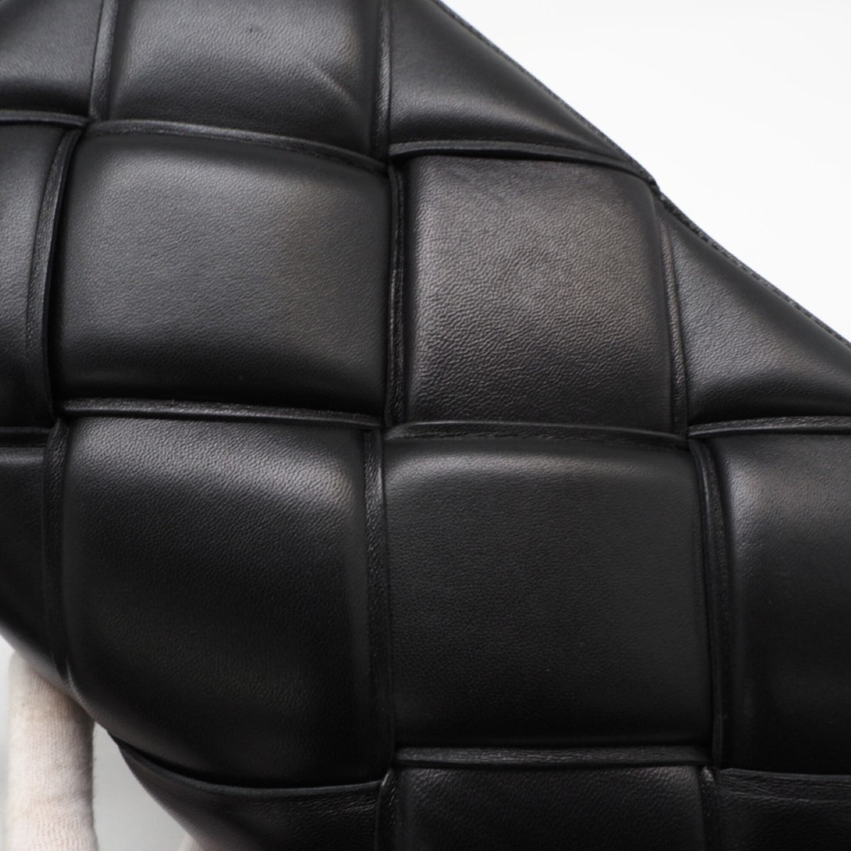 Bottega Veneta Black Leather Shoulder Bag (Pre-Owned)