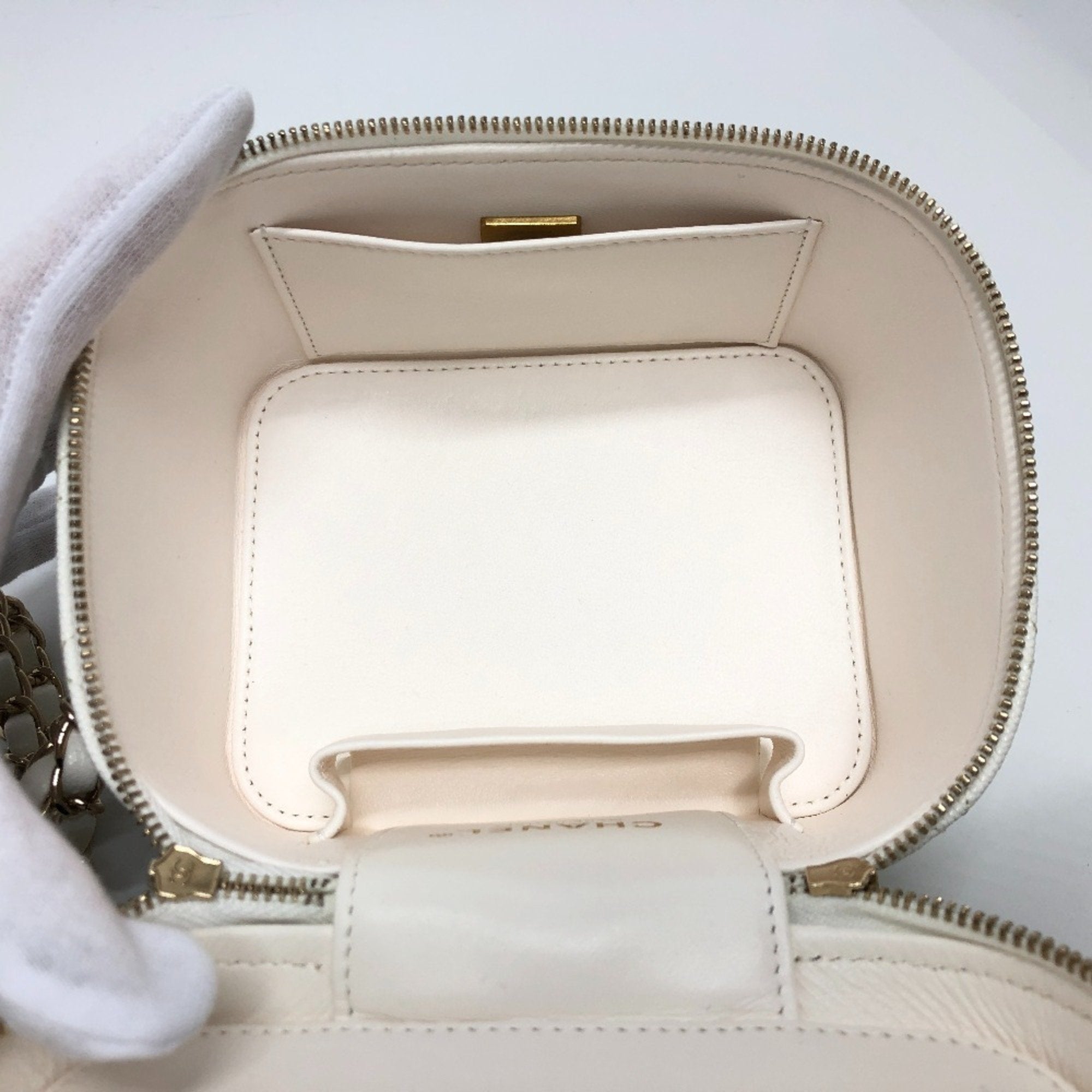 Chanel Caviar Skin White Caviar Leather Handbag Shoulder Bag Vanity Bag (Pre-Owned)