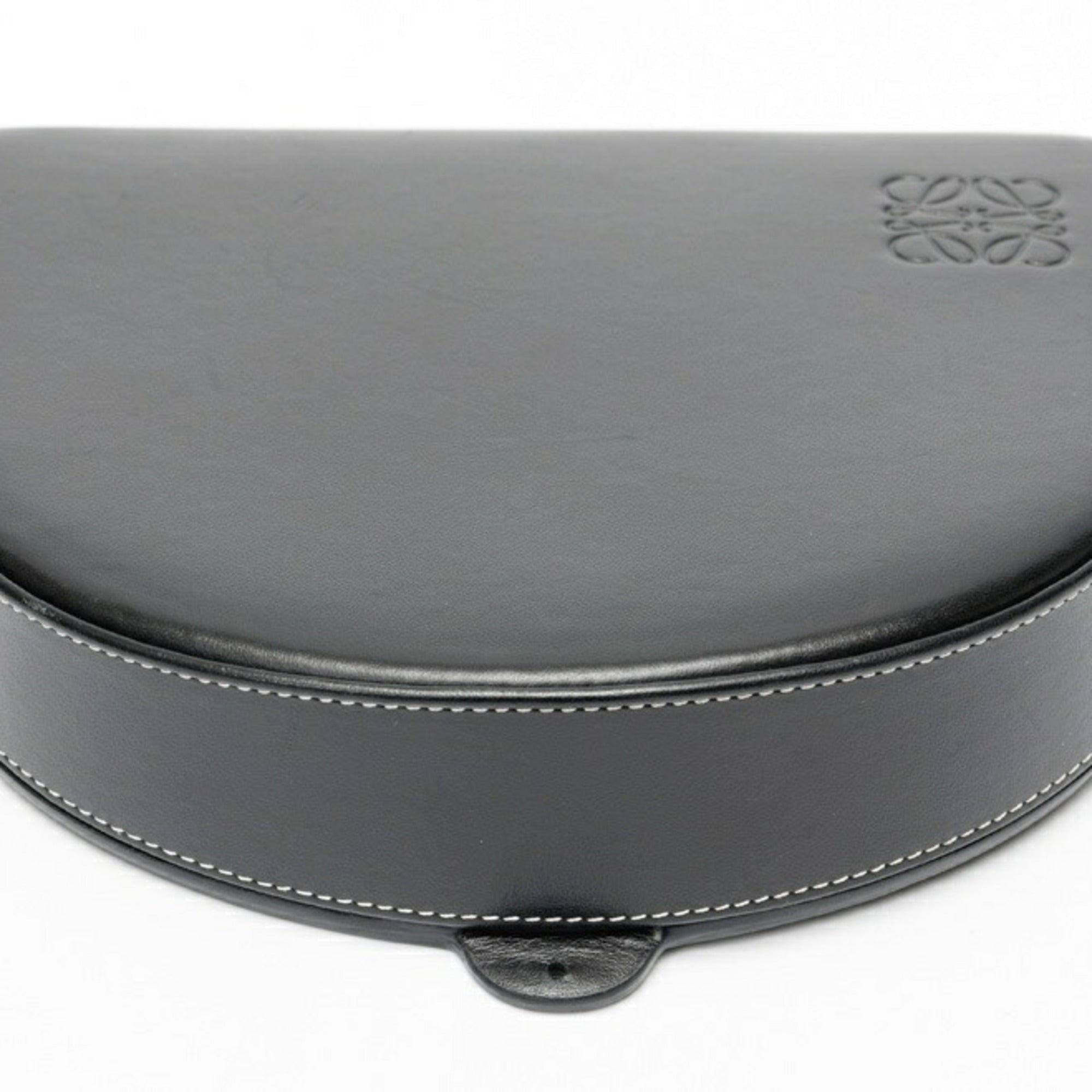 Loewe Black Leather Pouch Shoulder Bag (Pre-Owned)